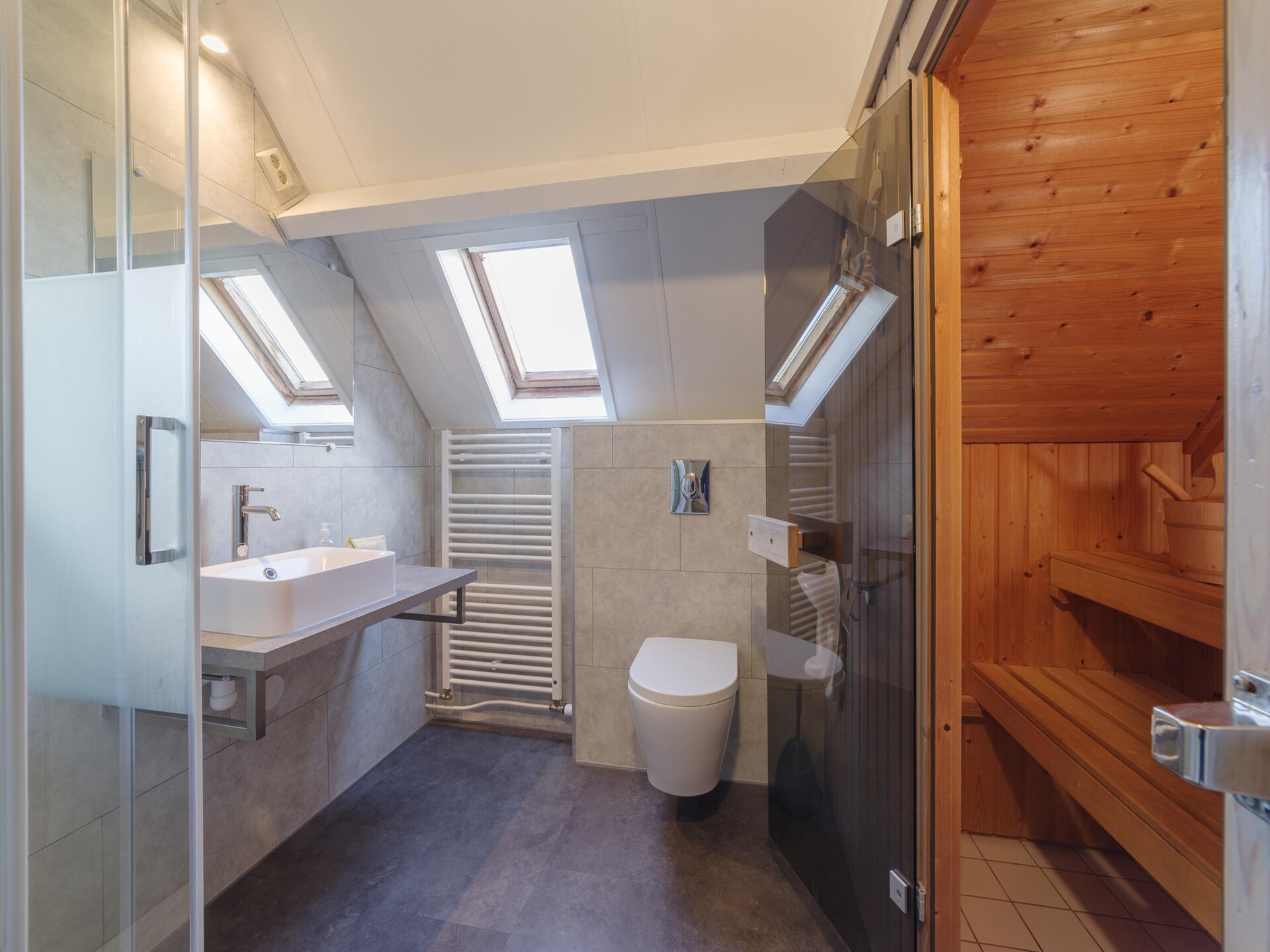 Halfvrijstaande villa met sauna op 300m van zee in Wemeldinge - foto 18