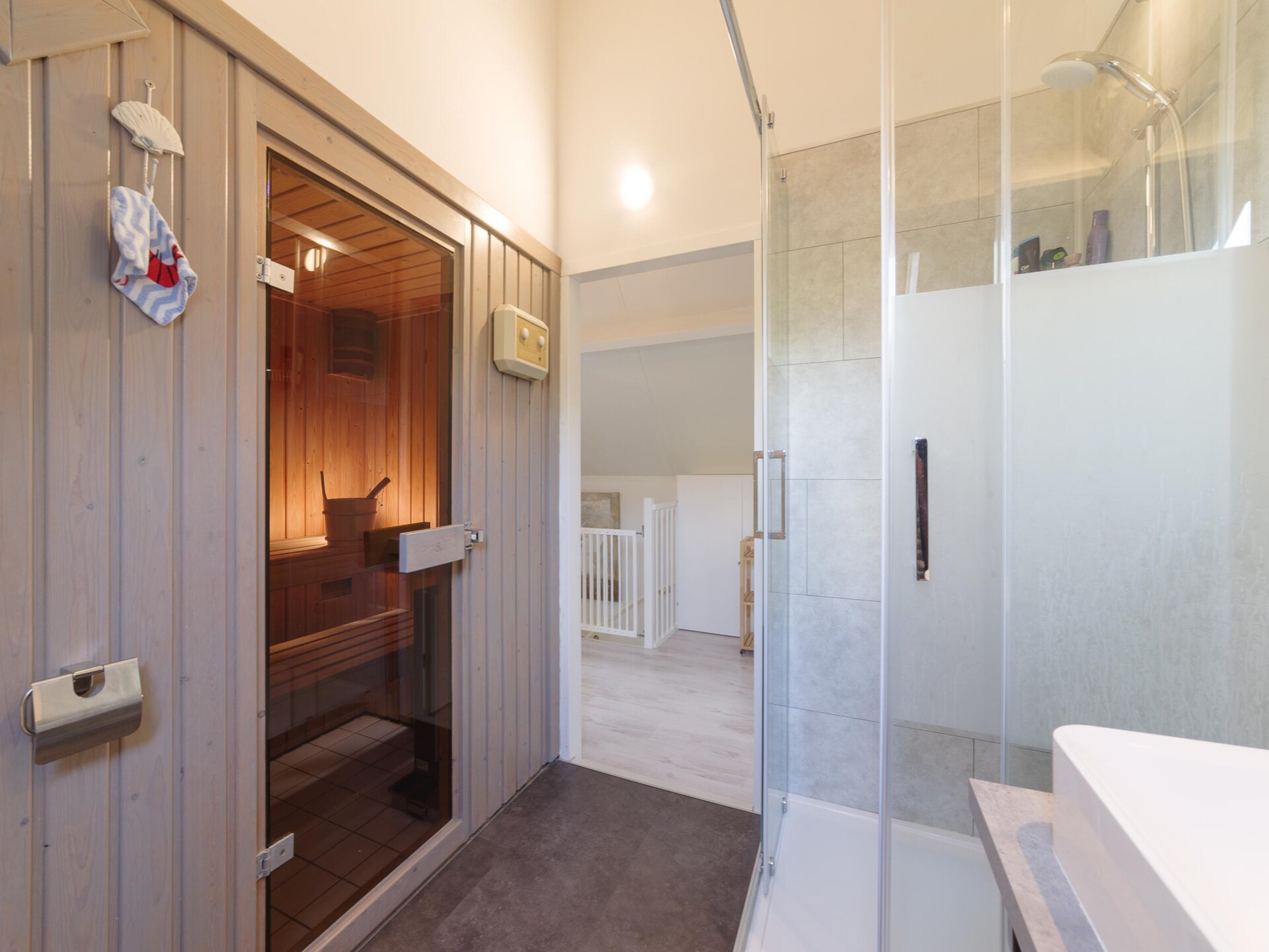 Halfvrijstaande villa met sauna op 300m van zee in Wemeldinge - foto 8