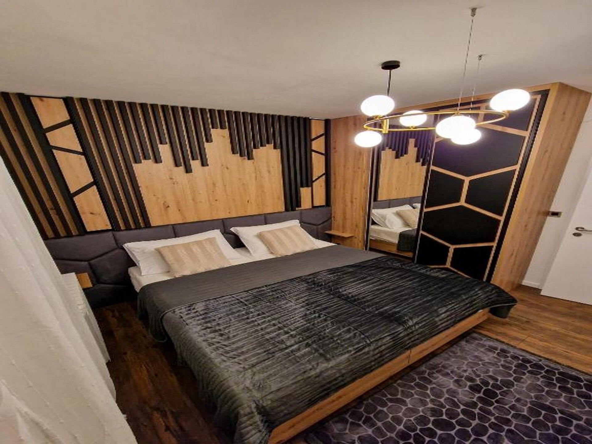 Urban Luxury Apartment Zagreb: Ruim appartement met terras - foto 24
