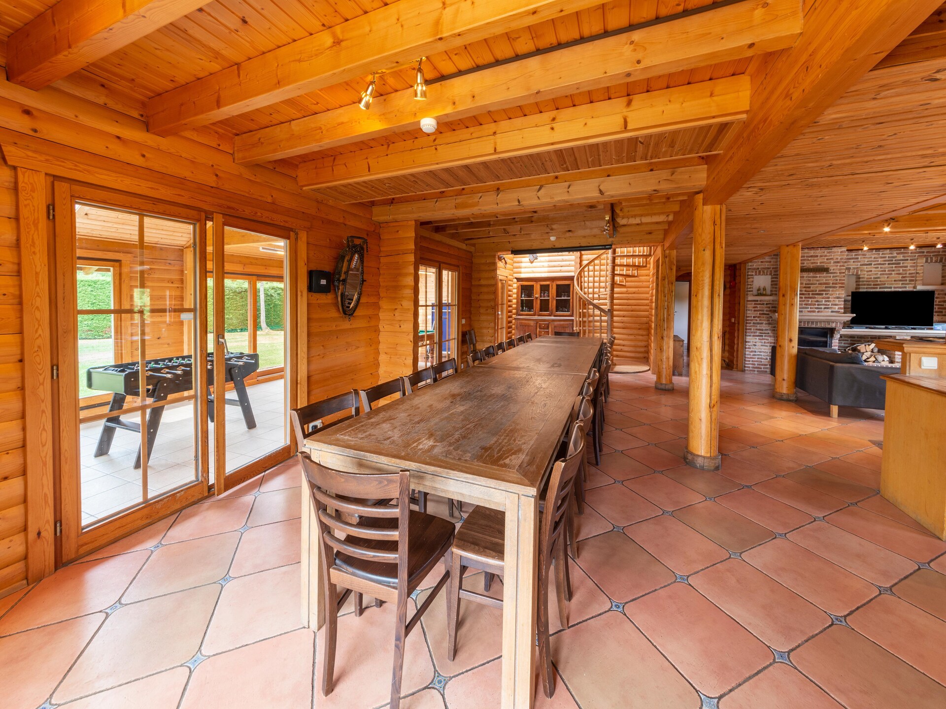 Op 1 km van het meer: 22-persoons vakantiehuis in Durbuy - foto 11