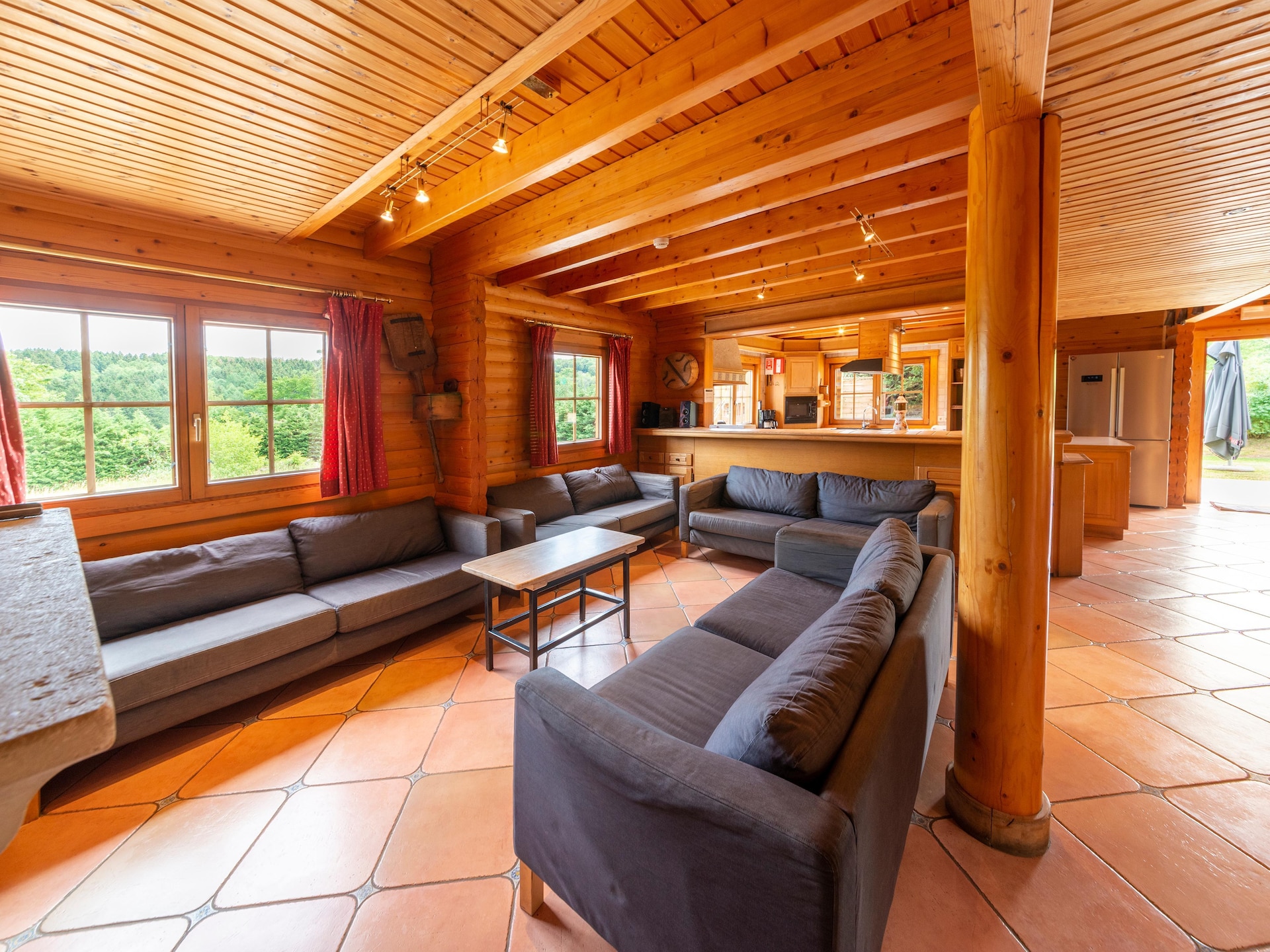 Op 1 km van het meer: 22-persoons vakantiehuis in Durbuy - foto 10