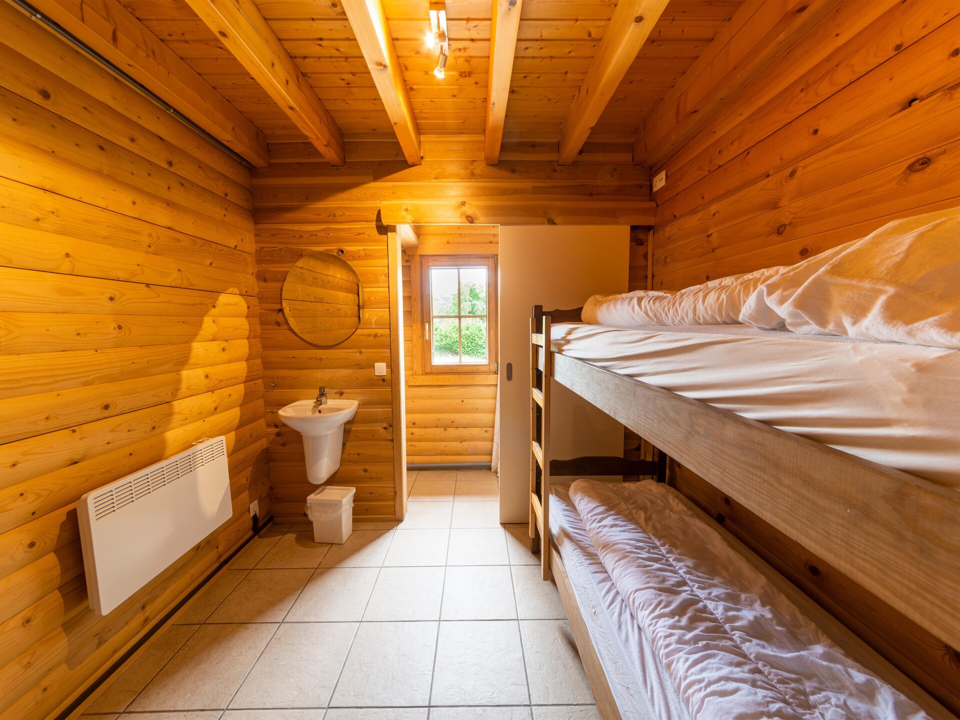 Op 1 km van het meer: 22-persoons vakantiehuis in Durbuy - foto 19