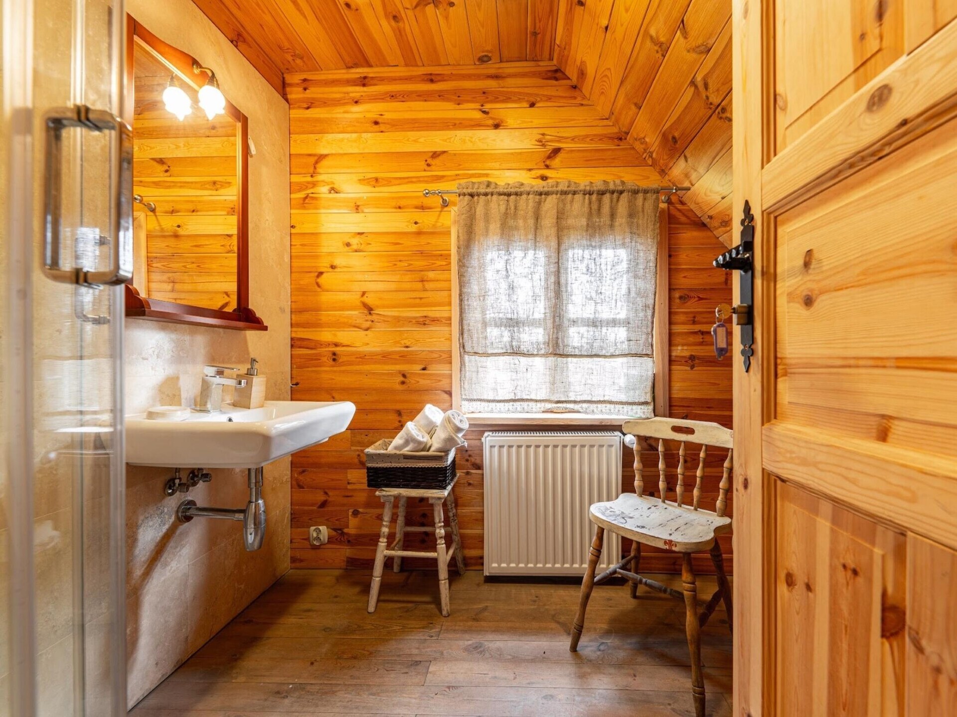 Sfeervol vakantiehuis voor 10 personen met zwembad en tuin in Bełczna - foto 23