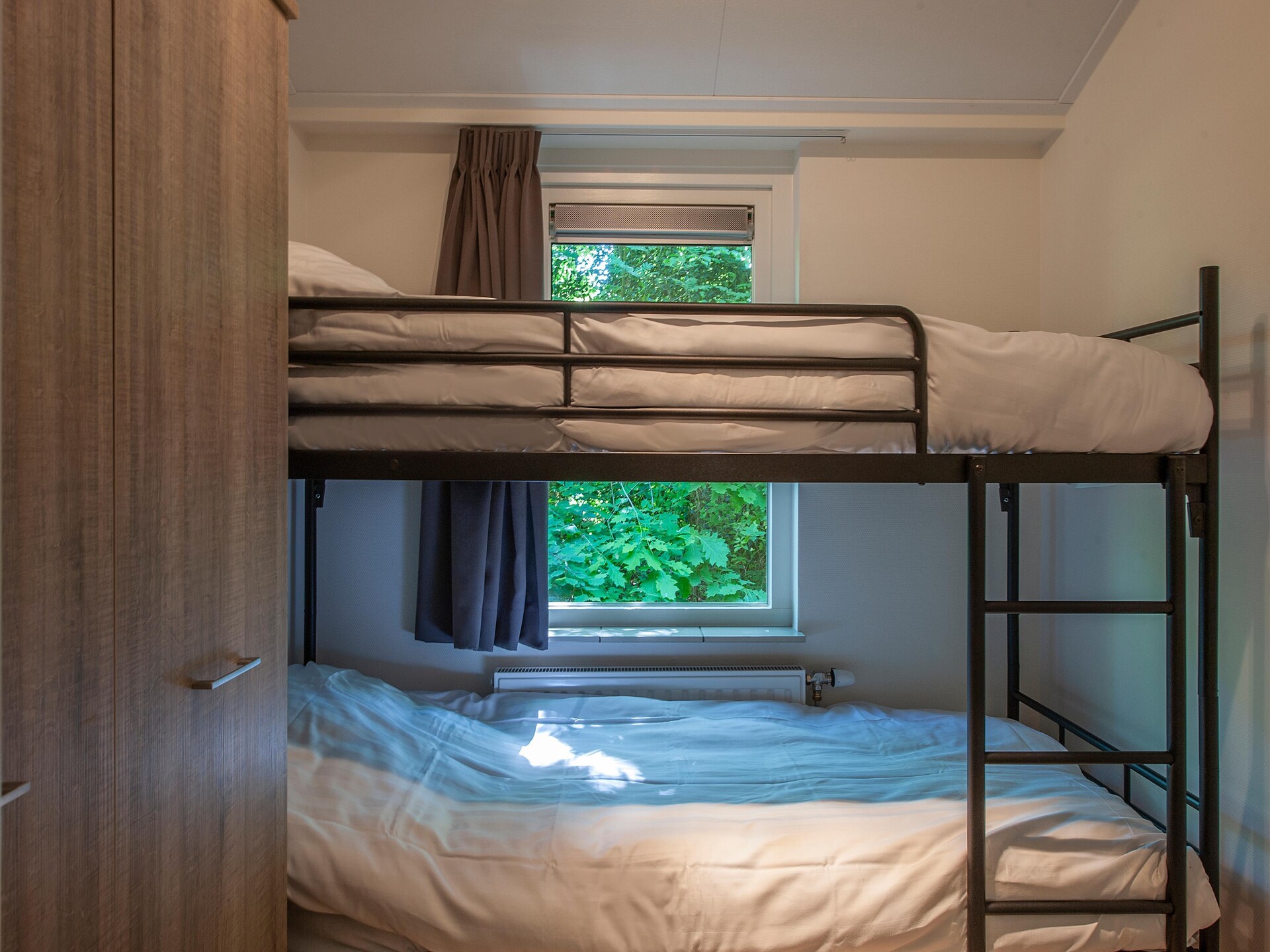 Vrijstaande bungalow op zonnig Veluws vakantiepark voor 6 personen - foto 6
