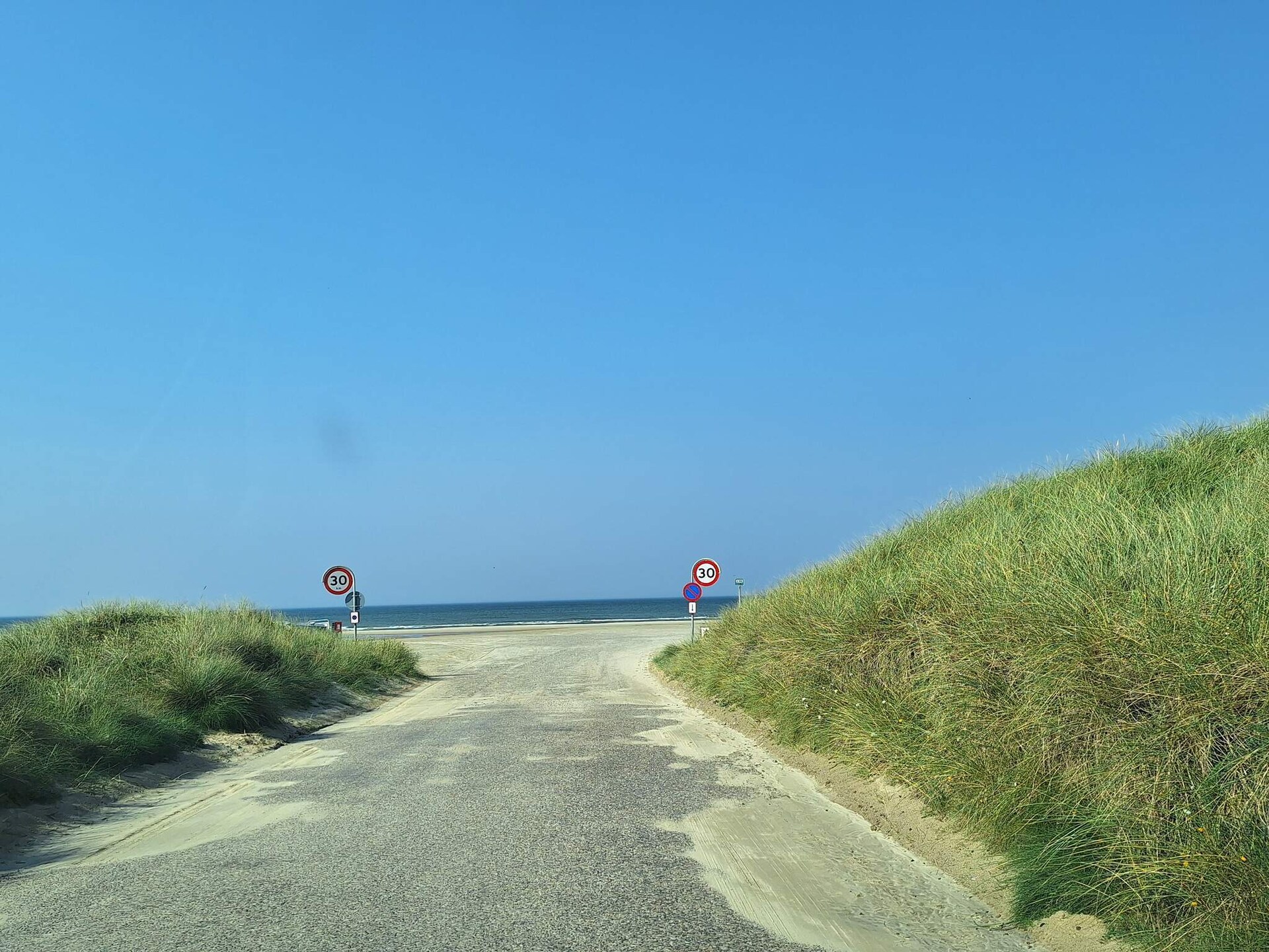 Licht vakantiehuis bij de duinen en het strand van Rødhus - foto 10