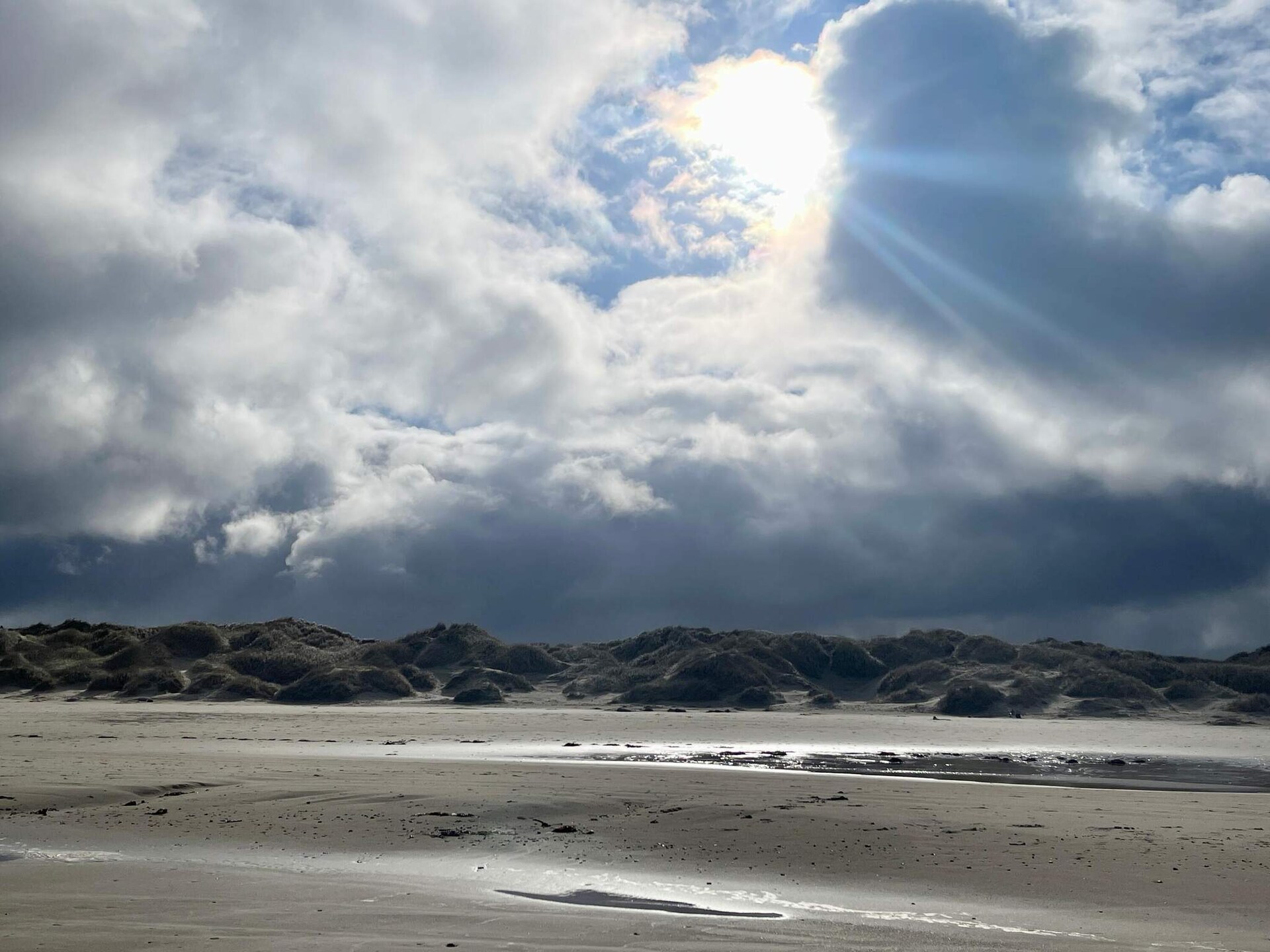 Licht vakantiehuis bij de duinen en het strand van Rødhus - foto 11