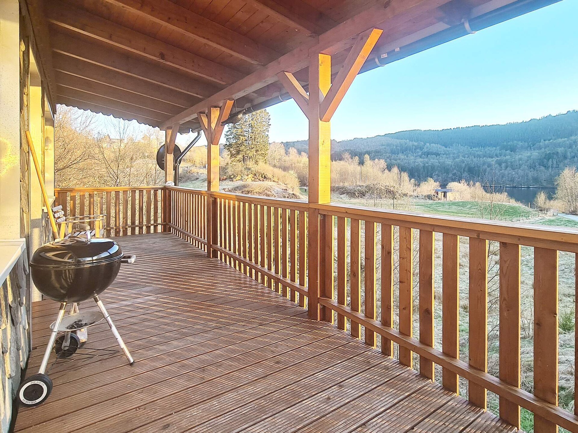 Vrijstaand vakantiehuis met waterzicht en snelle WiFi op Osterøy - foto 4
