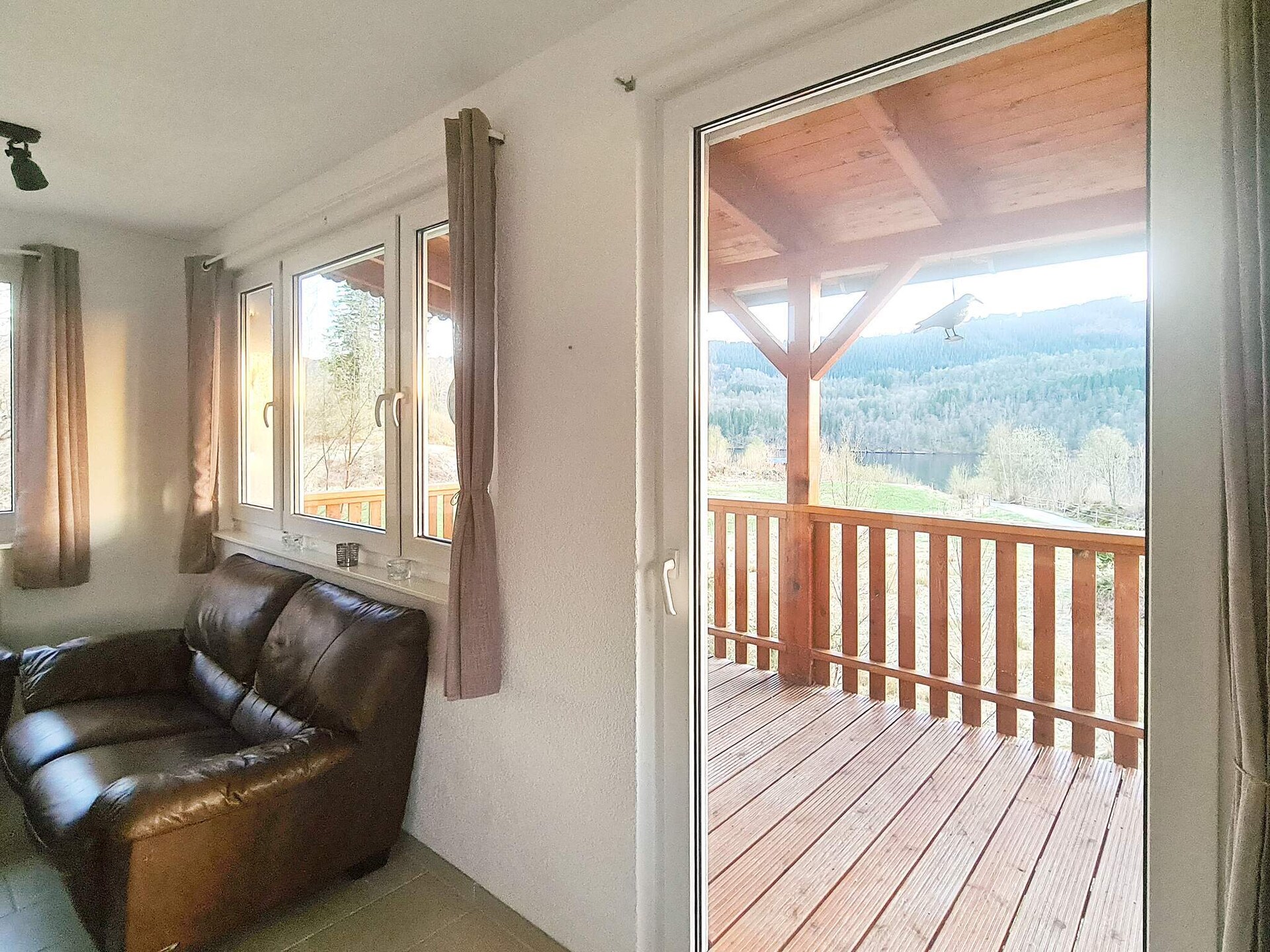 Vrijstaand vakantiehuis met waterzicht en snelle WiFi op Osterøy - foto 11