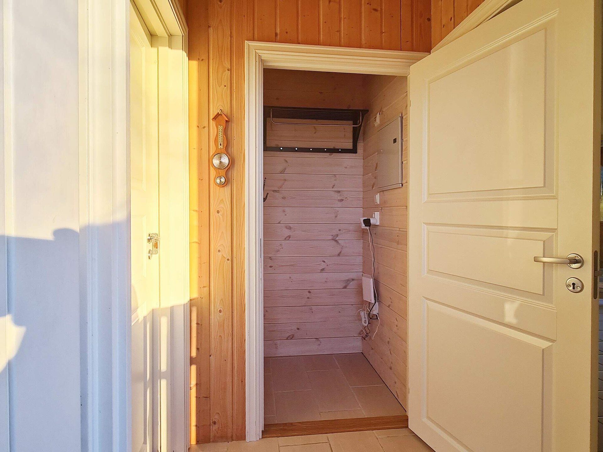Vrijstaand vakantiehuis met waterzicht en snelle WiFi op Osterøy - foto 18