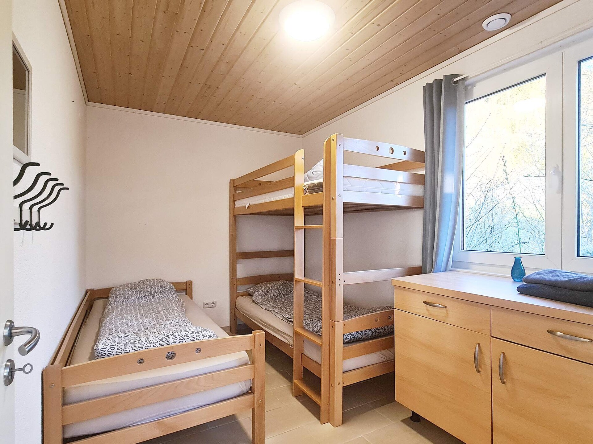 Vrijstaand vakantiehuis met waterzicht en snelle WiFi op Osterøy - foto 21