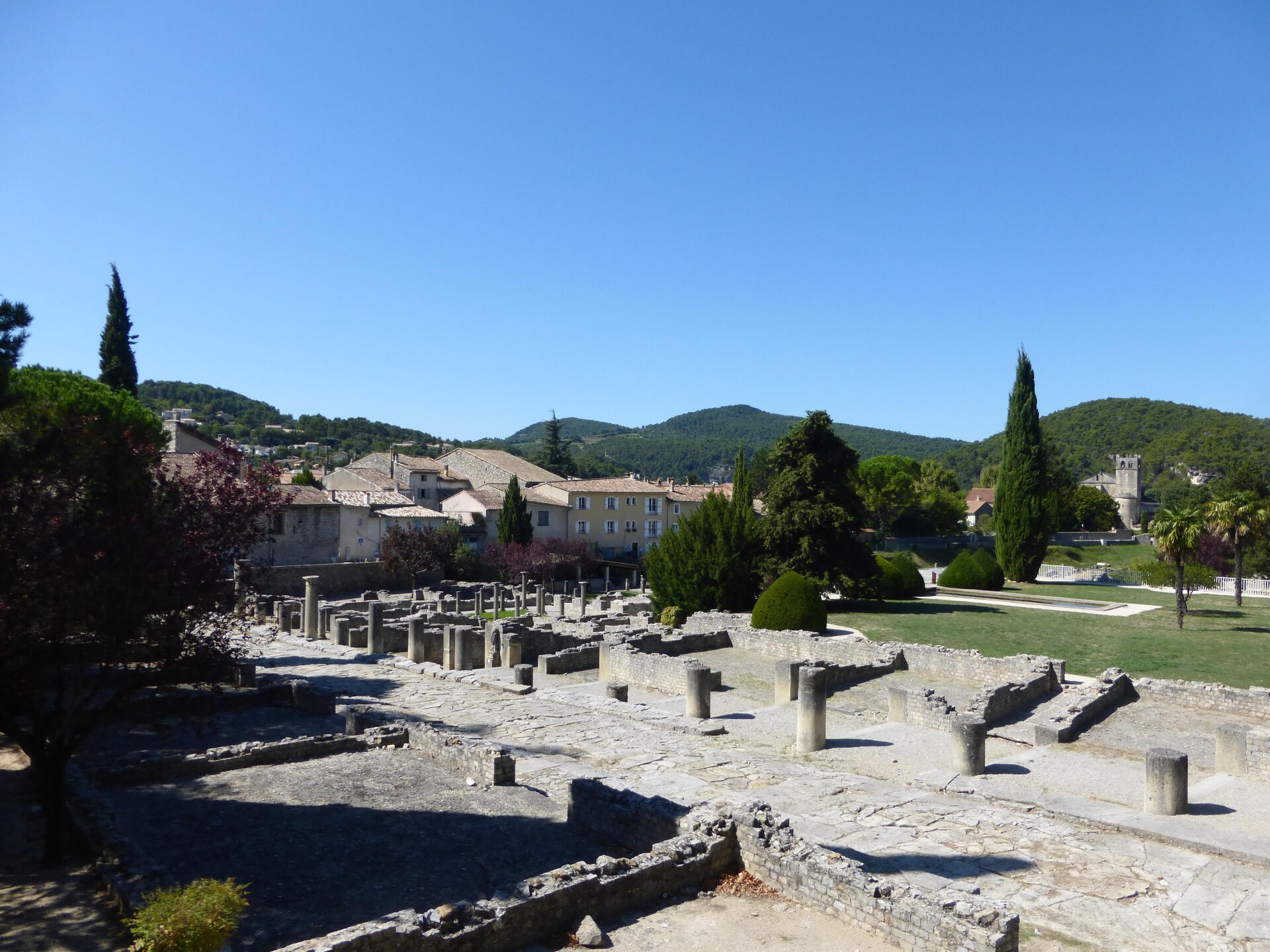 Gerenoveerd vakantiehuis met privézwembad nabij centrum Vaison-la-Romaine - foto 17