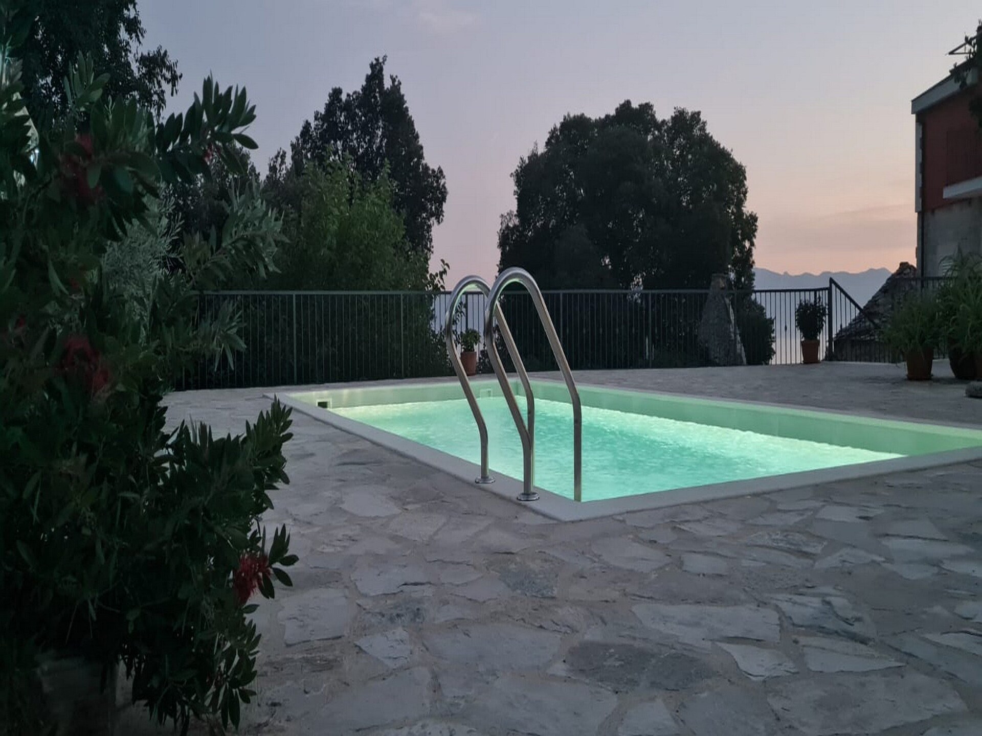 Vakantiehuis Mico met privézwembad op 300m van zee in Drvenik - foto 37