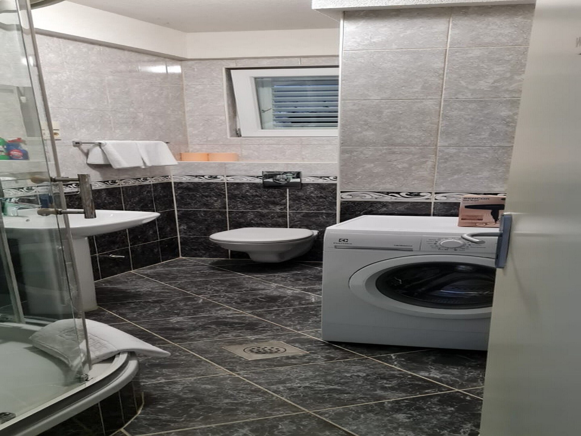 Vakantiehuis Mico met privézwembad op 300m van zee in Drvenik - foto 21