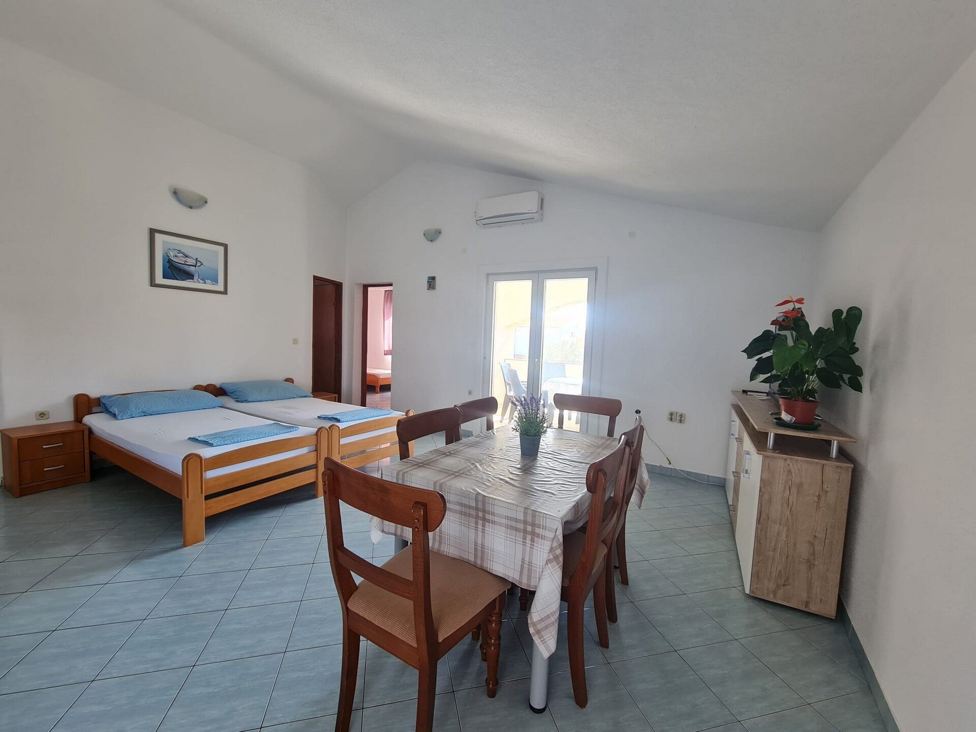 Ruim appartement voor 6 op eiland Vir met terras en BBQ, 200m van zee - foto 13