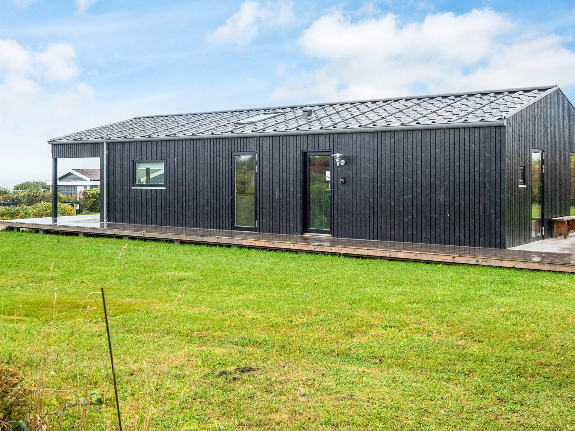 Op 350 m van zee: Modern vakantiehuis in Rønde met zeezicht - foto 2