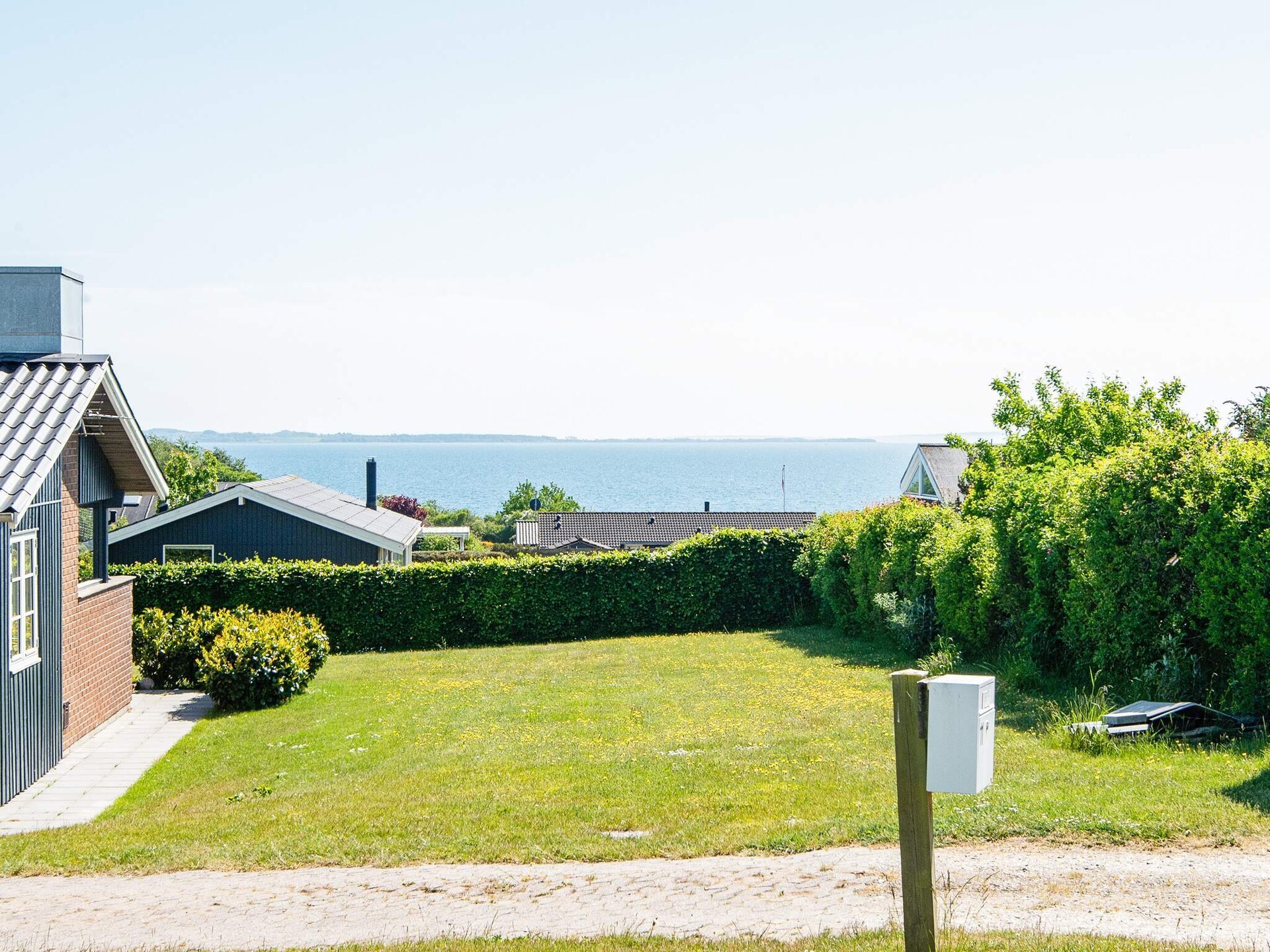 Op 350 m van zee: Modern vakantiehuis in Rønde met zeezicht - foto 4