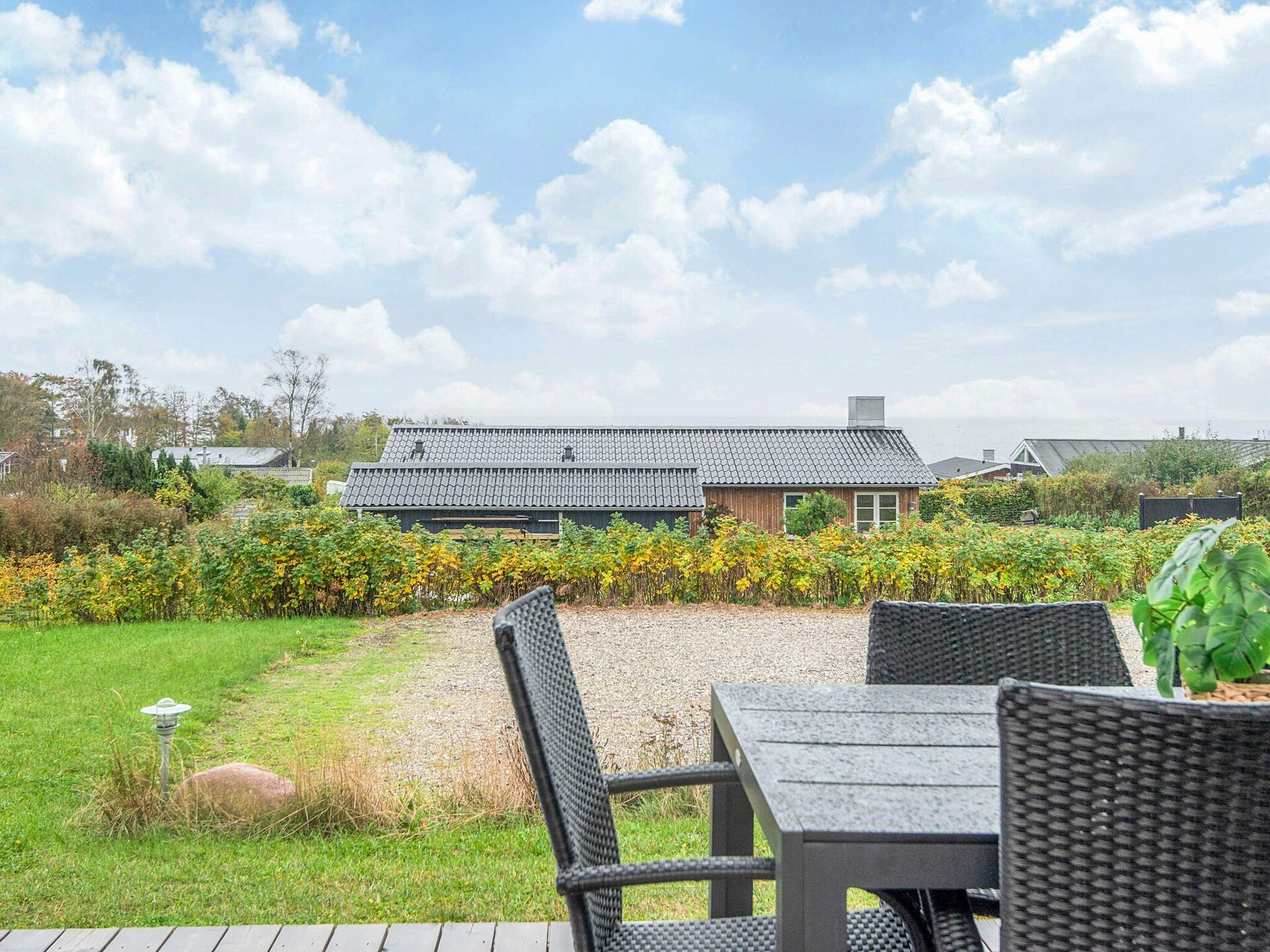 Op 350 m van zee: Modern vakantiehuis in Rønde met zeezicht - foto 6