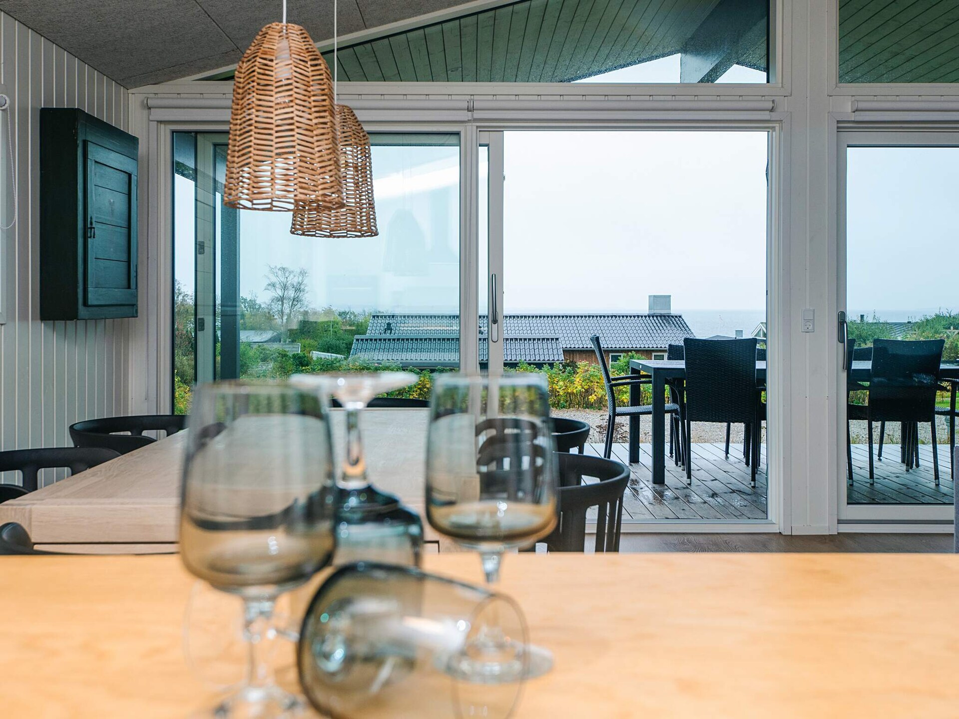 Op 350 m van zee: Modern vakantiehuis in Rønde met zeezicht - foto 16
