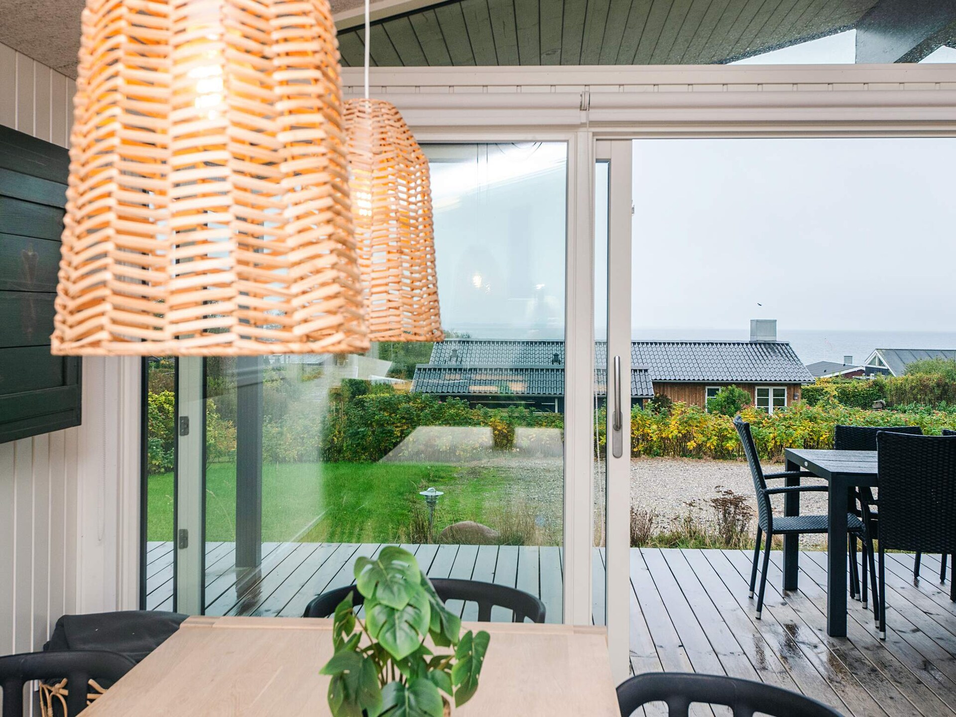Op 350 m van zee: Modern vakantiehuis in Rønde met zeezicht - foto 17