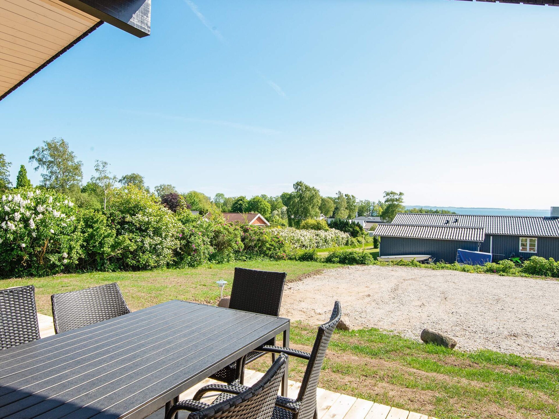 Op 350 m van zee: Modern vakantiehuis in Rønde met zeezicht - foto 25