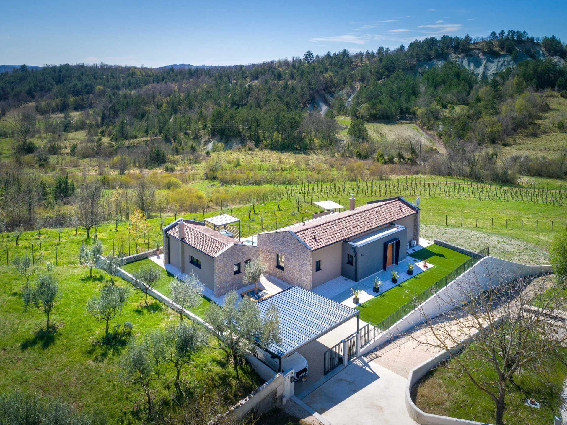 Villa Noeli: Ruime villa met privézwembad nabij het kleinste stadje ter wereld - foto 17