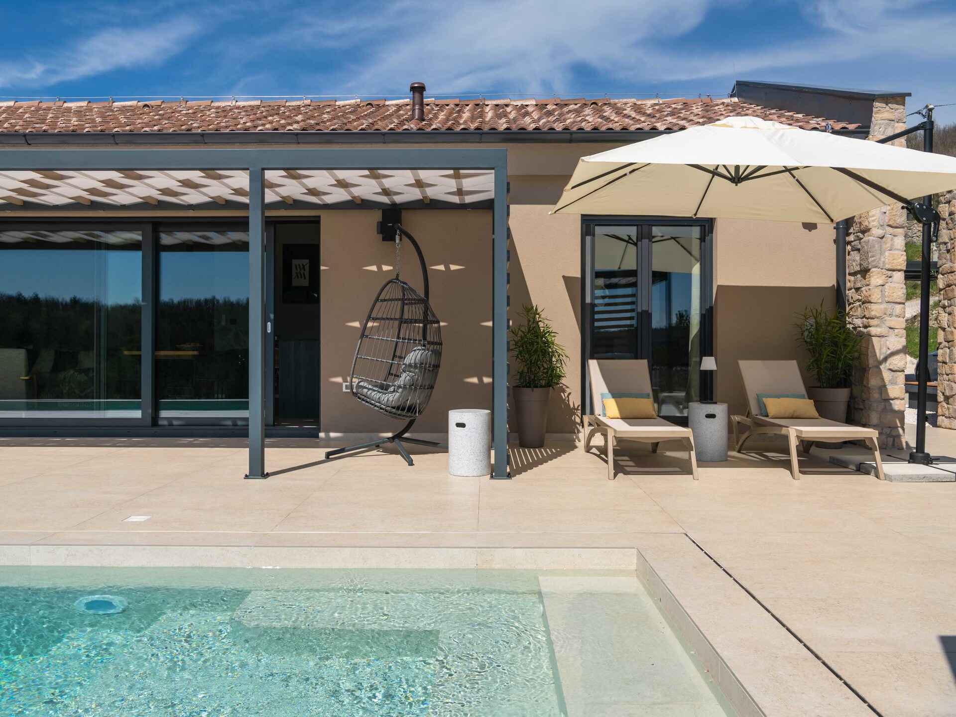 Villa Noeli: Ruime villa met privézwembad nabij het kleinste stadje ter wereld - foto 28
