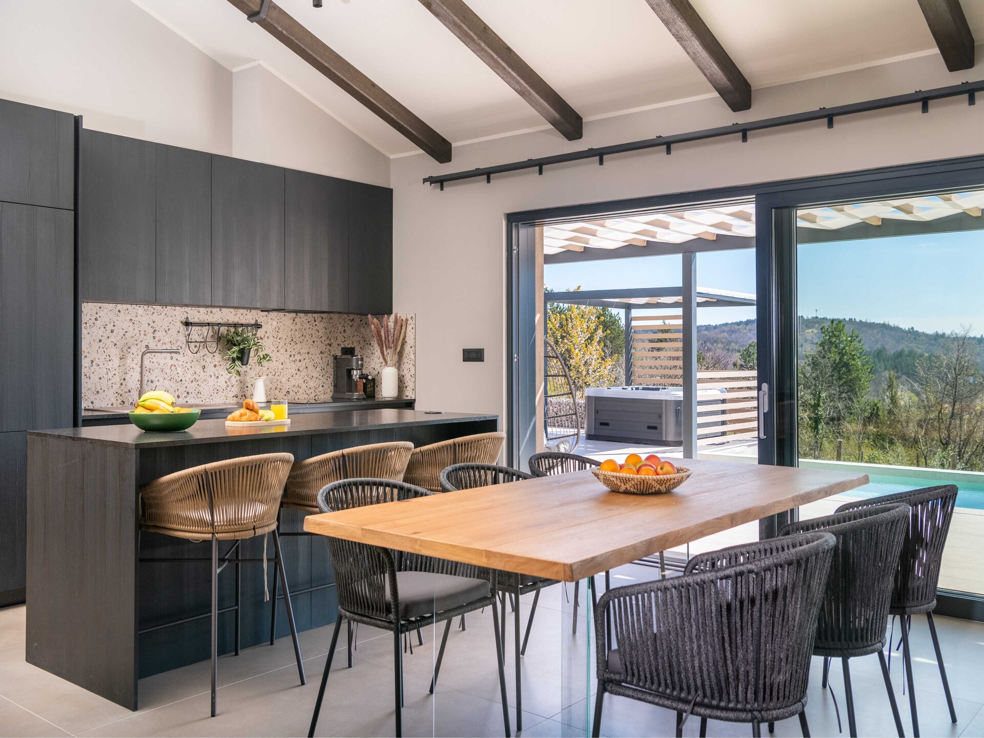 Villa Noeli: Ruime villa met privézwembad nabij het kleinste stadje ter wereld - foto 6