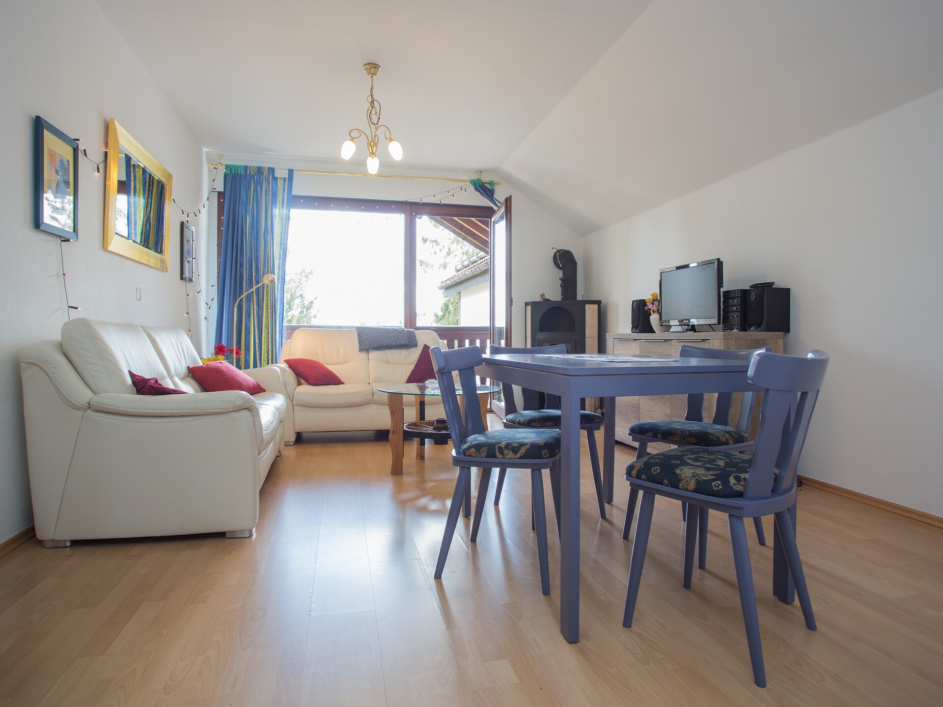 Licht appartement op de 3e verdieping met balkon, vlakbij de piste en het centrum - foto 7