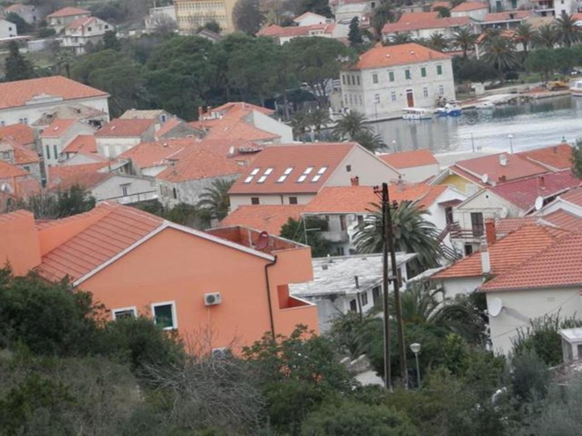 Zonnig appartement met balkon op 300m van strand in Jelsa, Hvar - foto 16