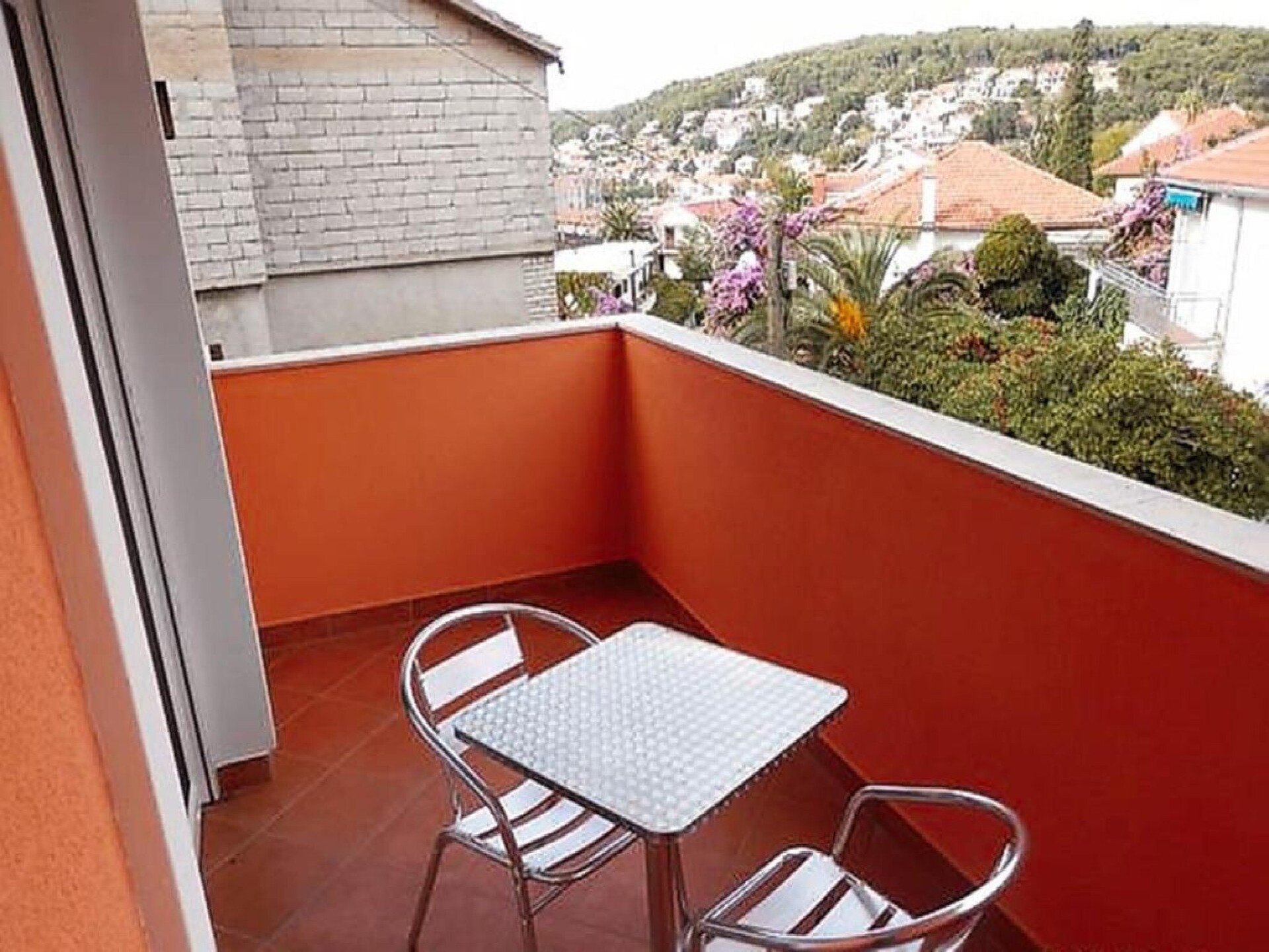 Comfortabel appartement met balkon op 300m van het strand in Jelsa, Hvar - foto 8