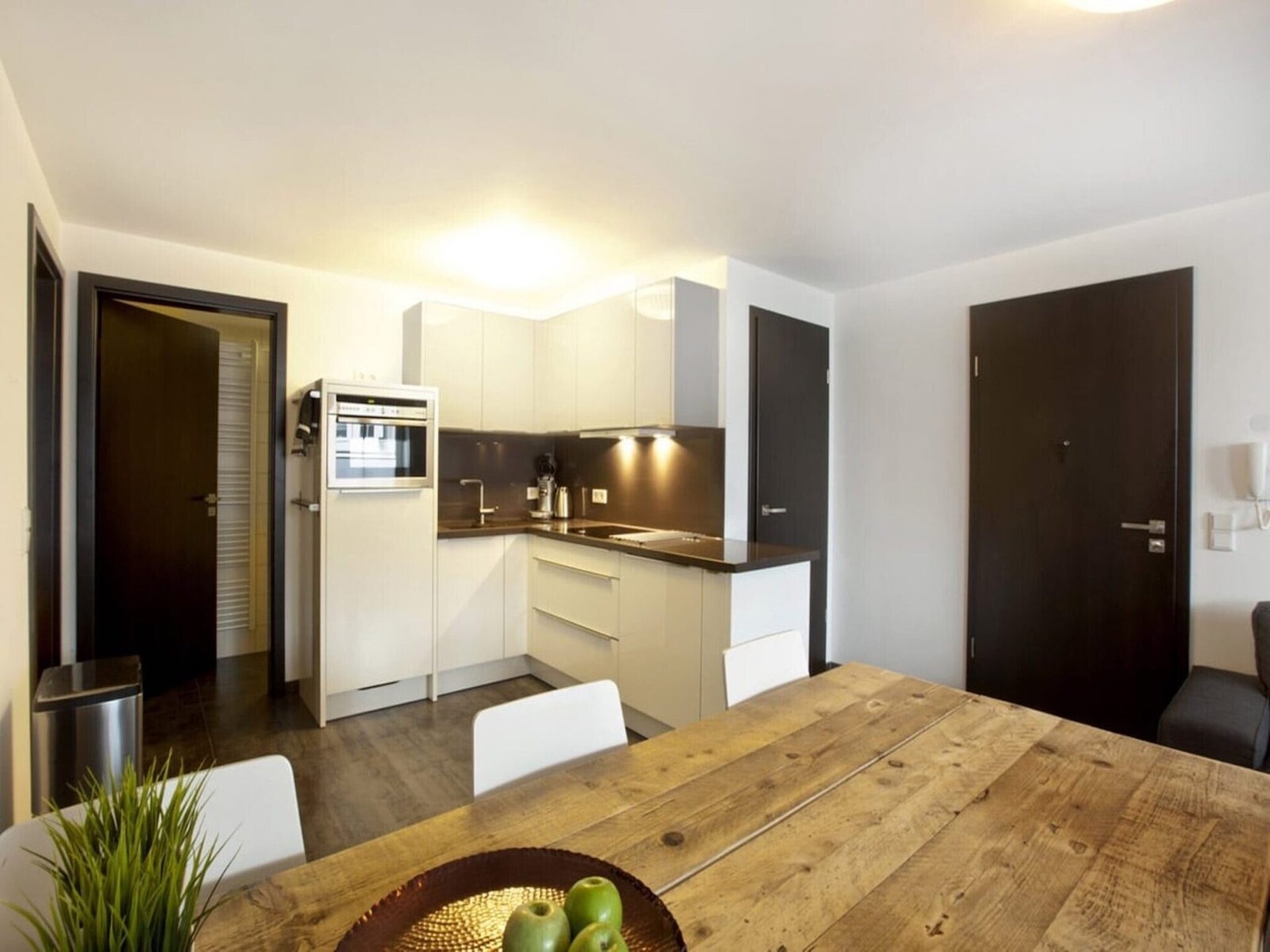Knus 6-persoons appartement met handgemaakte meubels nabij de piste - foto 3