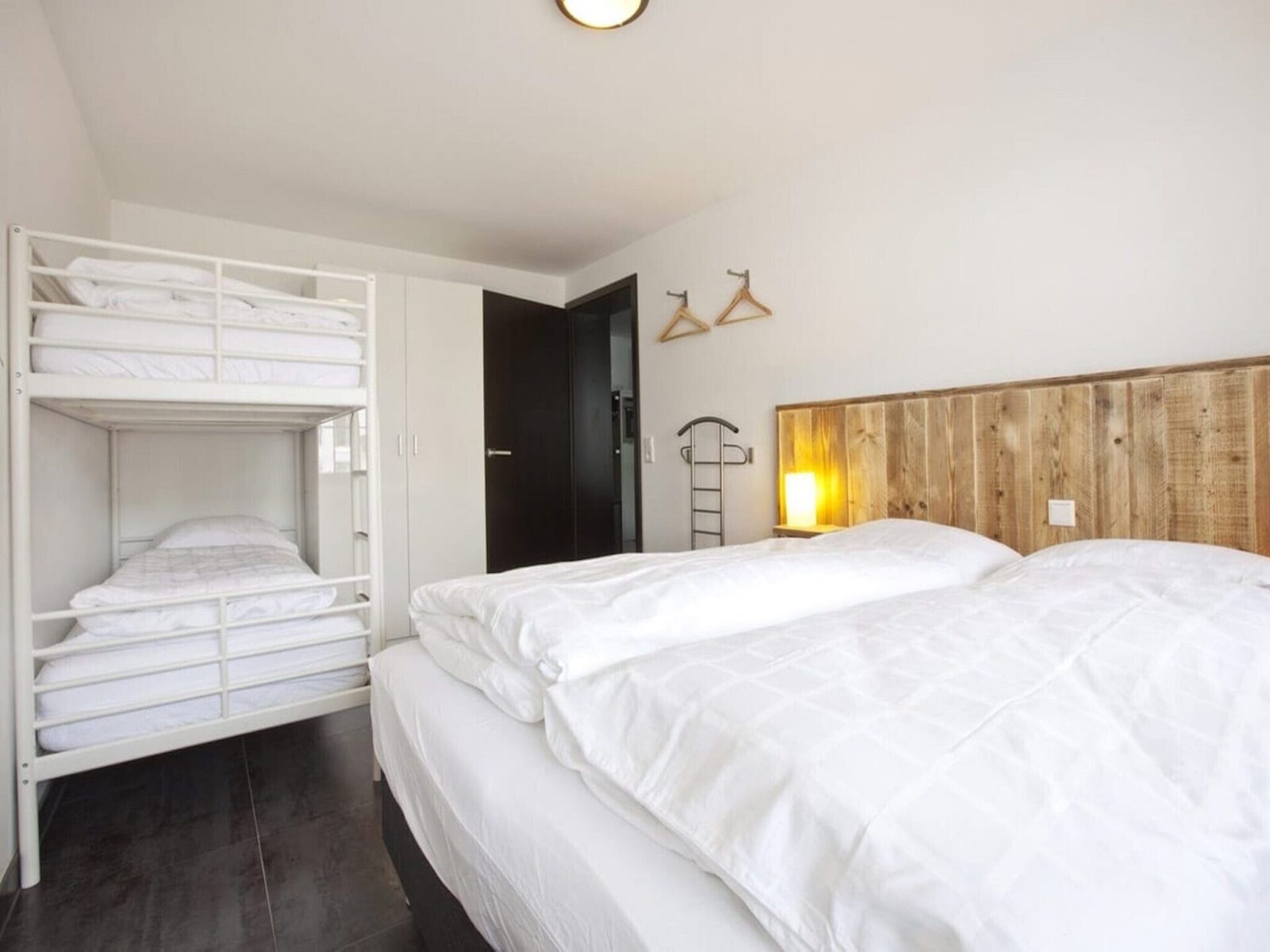 Knus 6-persoons appartement met handgemaakte meubels nabij de piste - foto 12