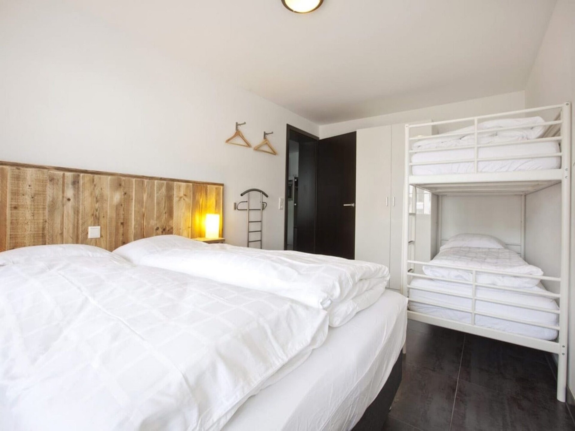Knus 6-persoons appartement met handgemaakte meubels nabij de piste - foto 11