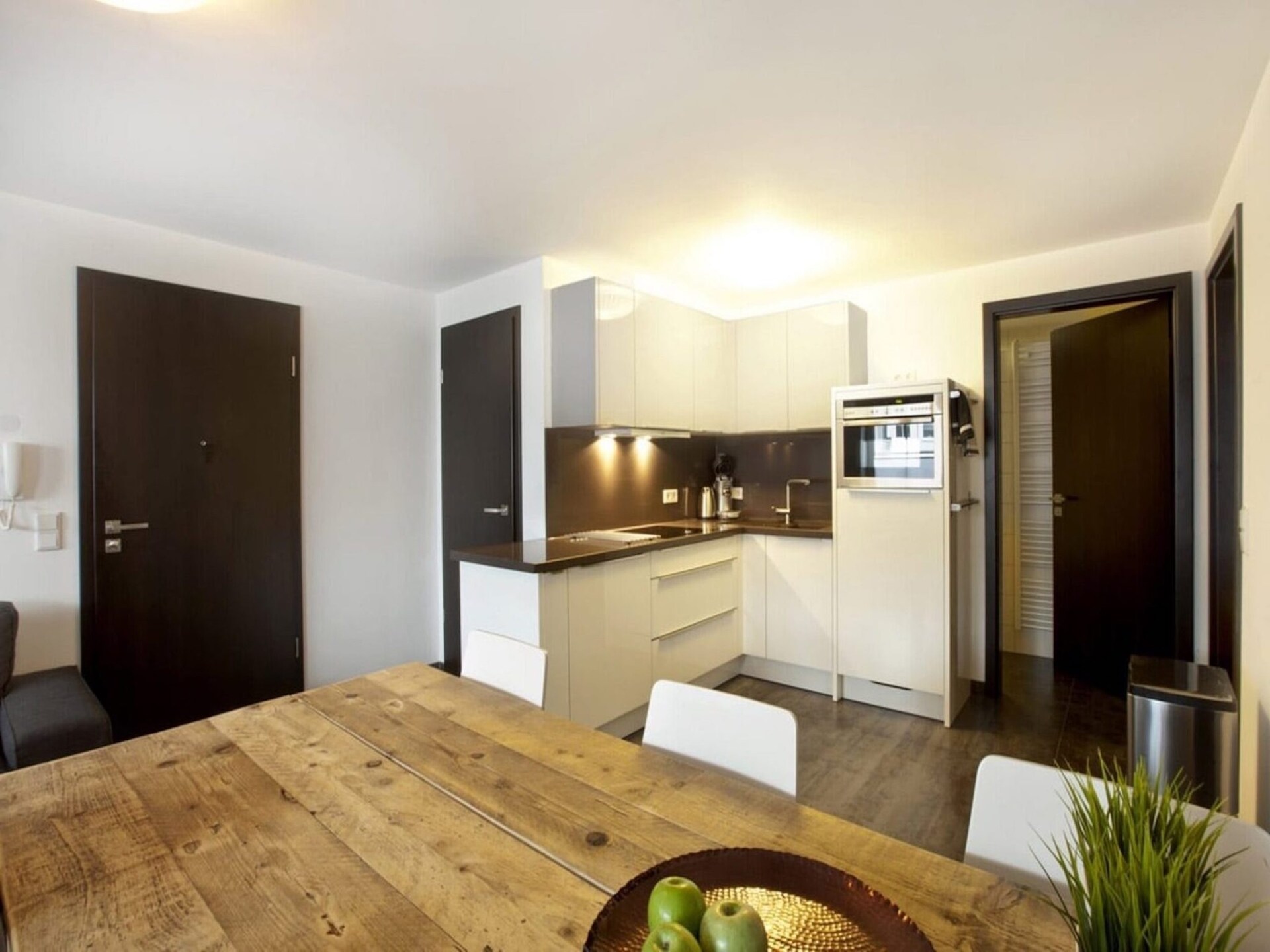 Knus 6-persoons appartement met handgemaakte meubels nabij de piste - foto 13