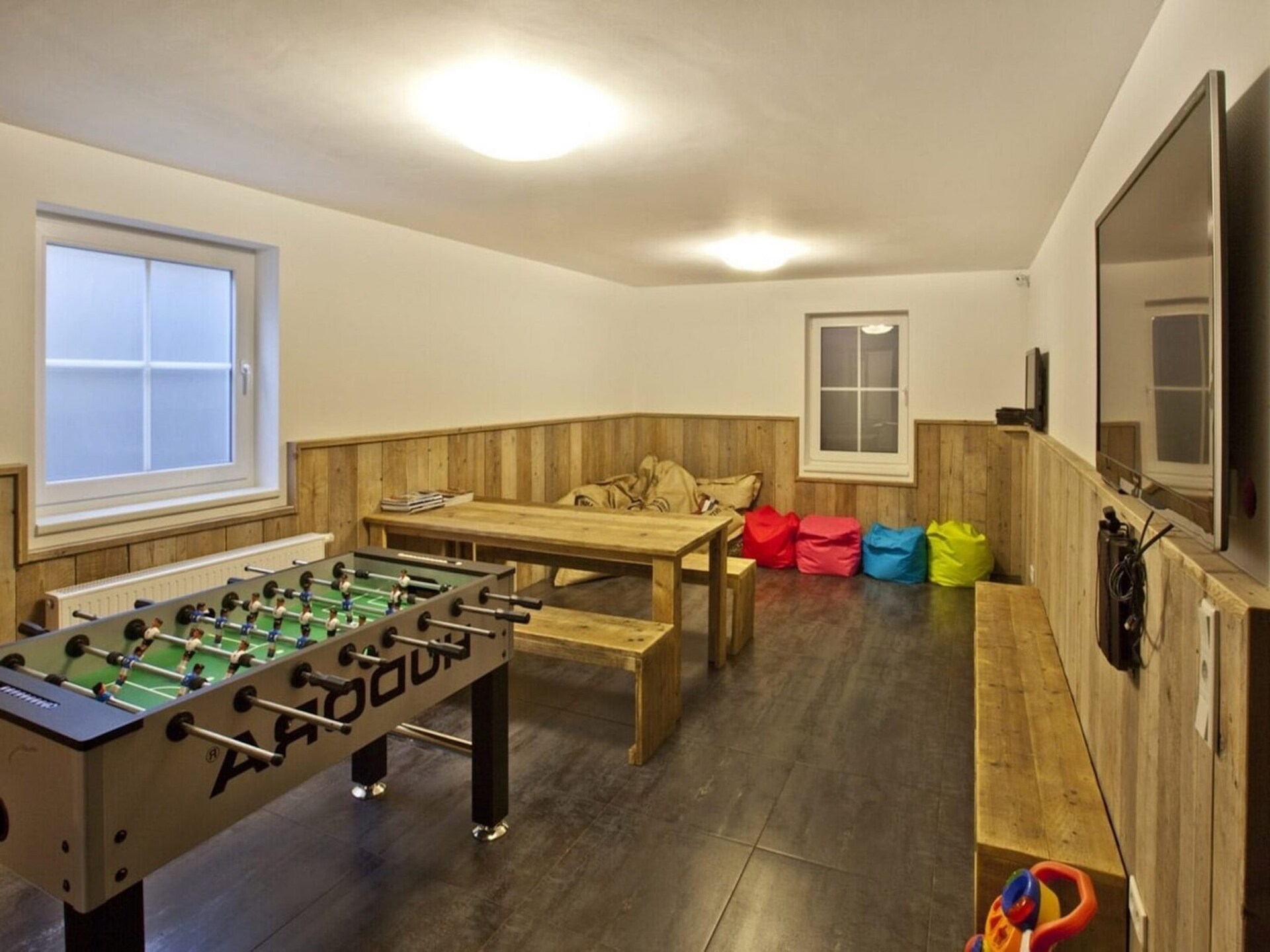 Knus 6-persoons appartement met handgemaakte meubels nabij de piste - foto 19