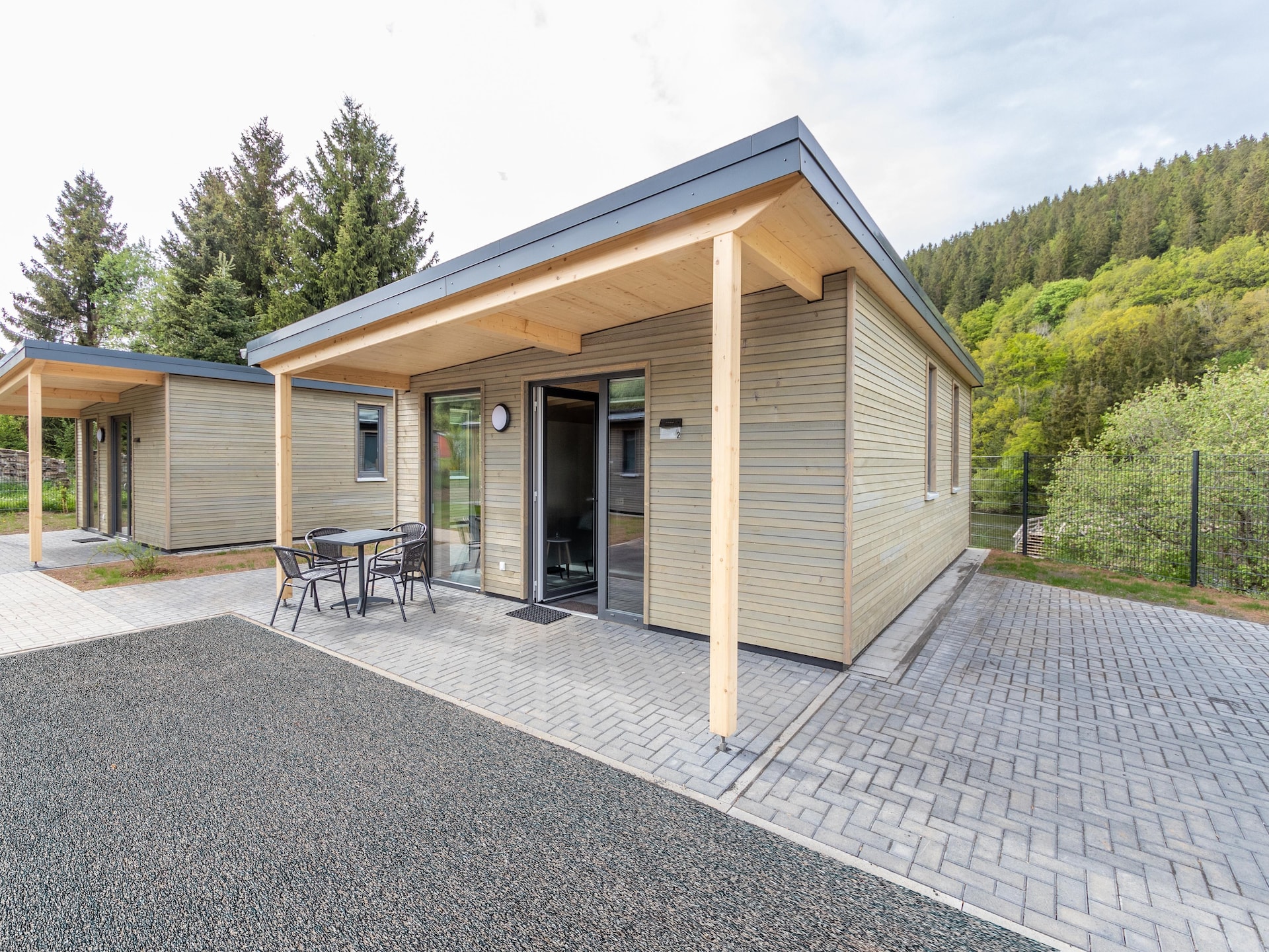 Rustgevende bungalow bij het Kronenburgmeer in Hallschlag - foto 11