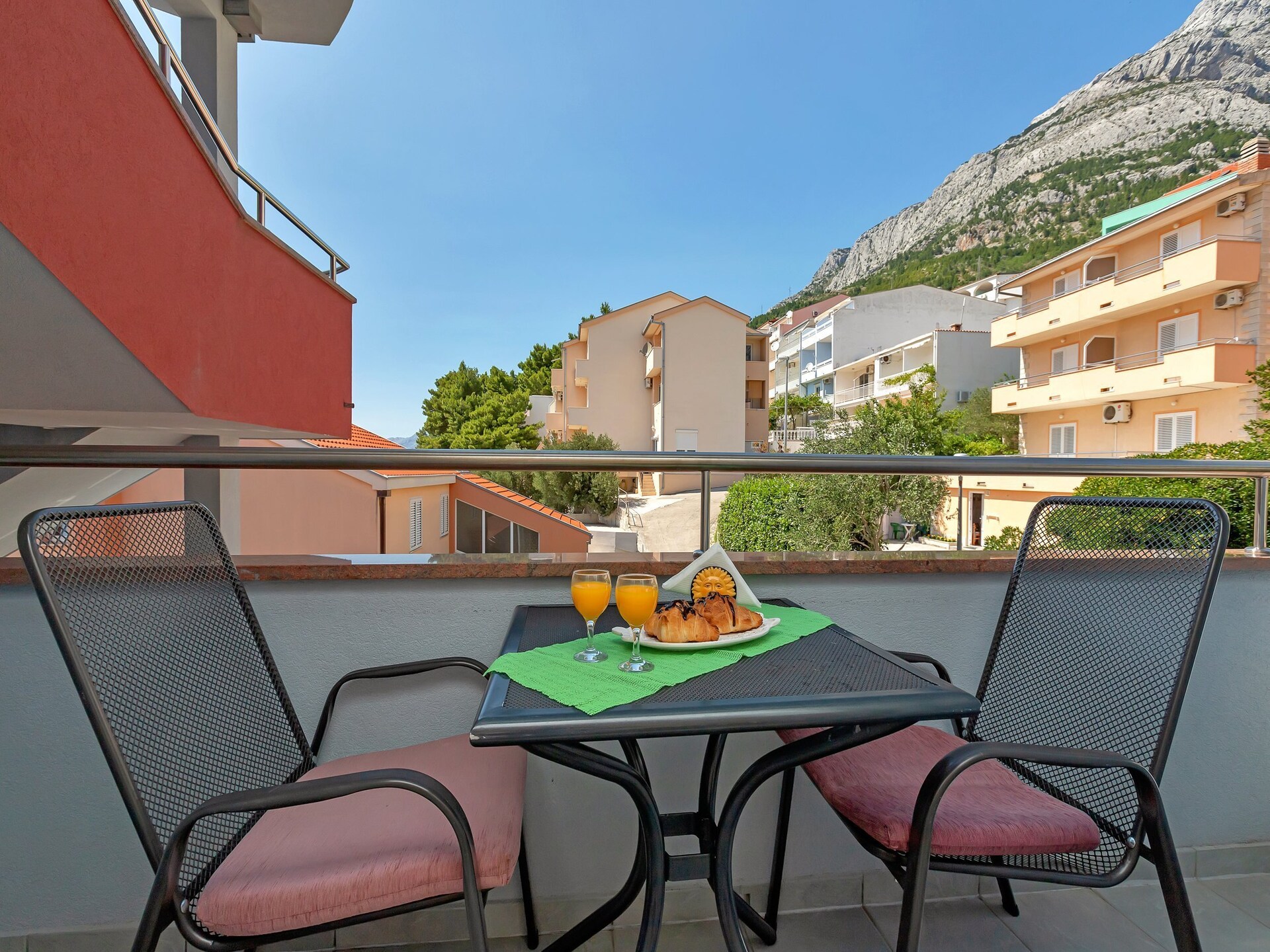 Rustig appartement met balkon op 400m van het strand in Baška Voda - foto 12