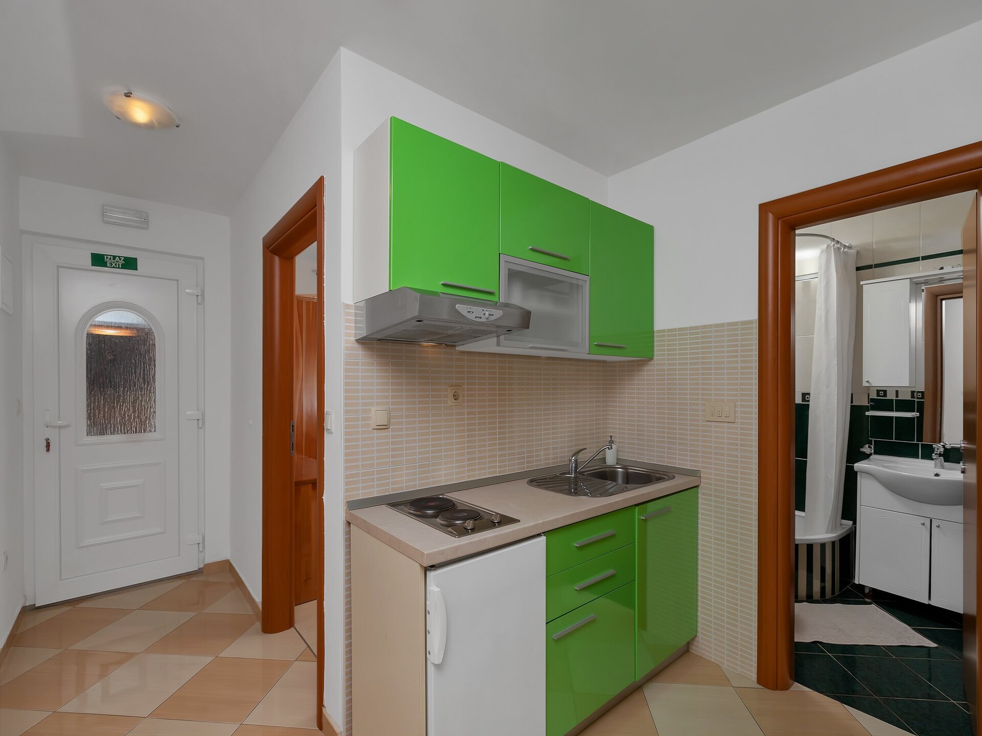Rustig appartement met balkon op 400m van het strand in Baška Voda - foto 4