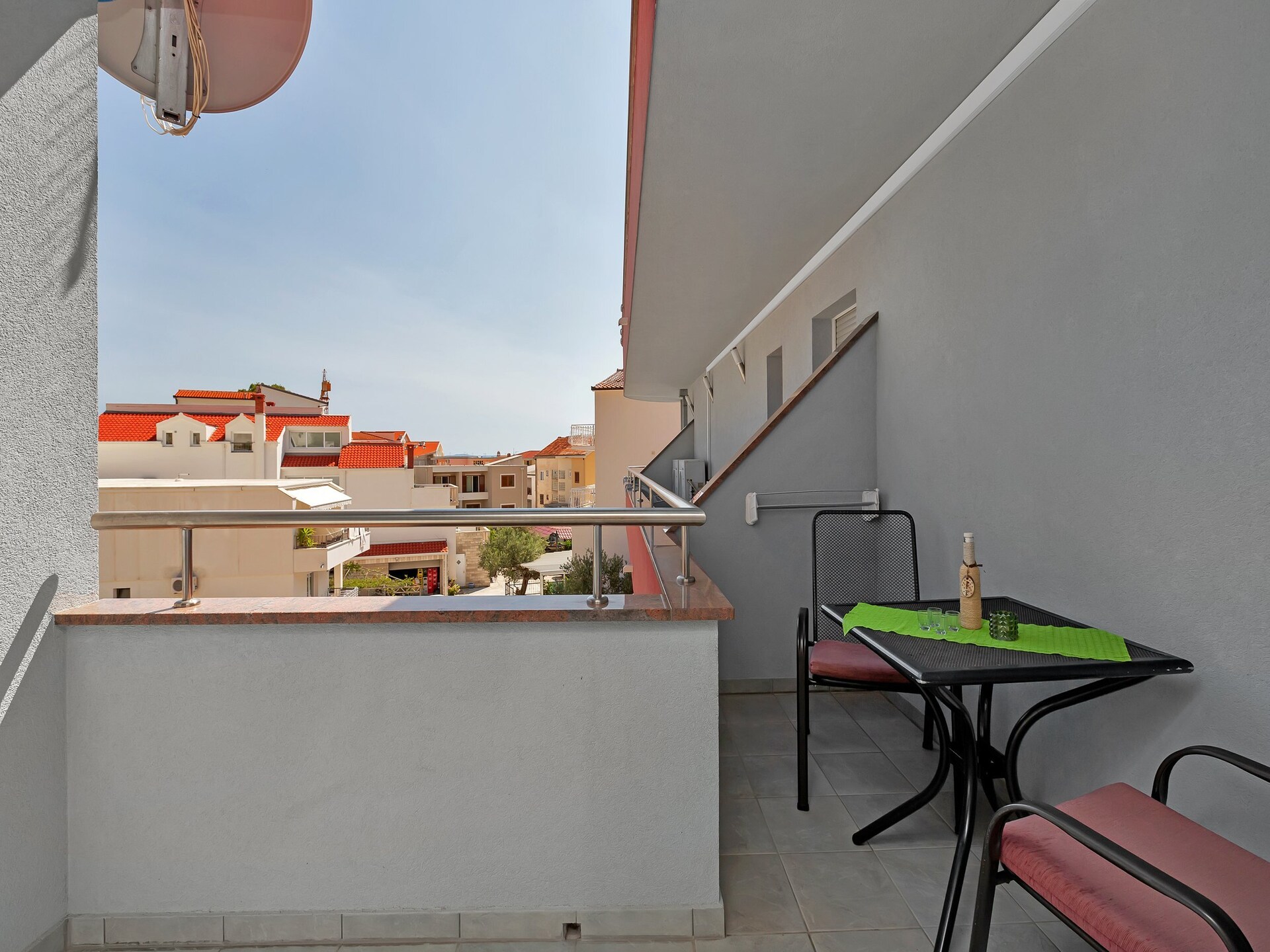 Rustig appartement met balkon op 400m van het strand in Baška Voda - foto 15