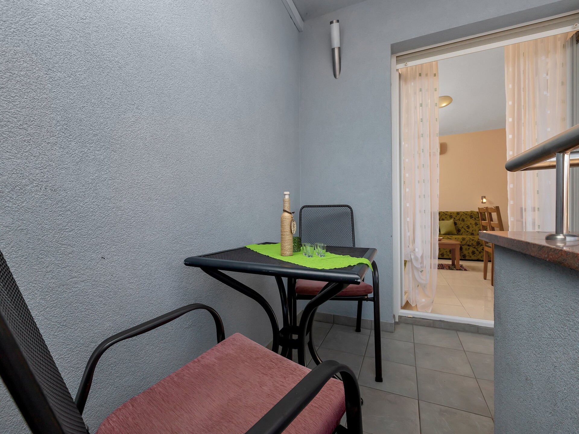 Rustig appartement met balkon op 400m van het strand in Baška Voda - foto 16