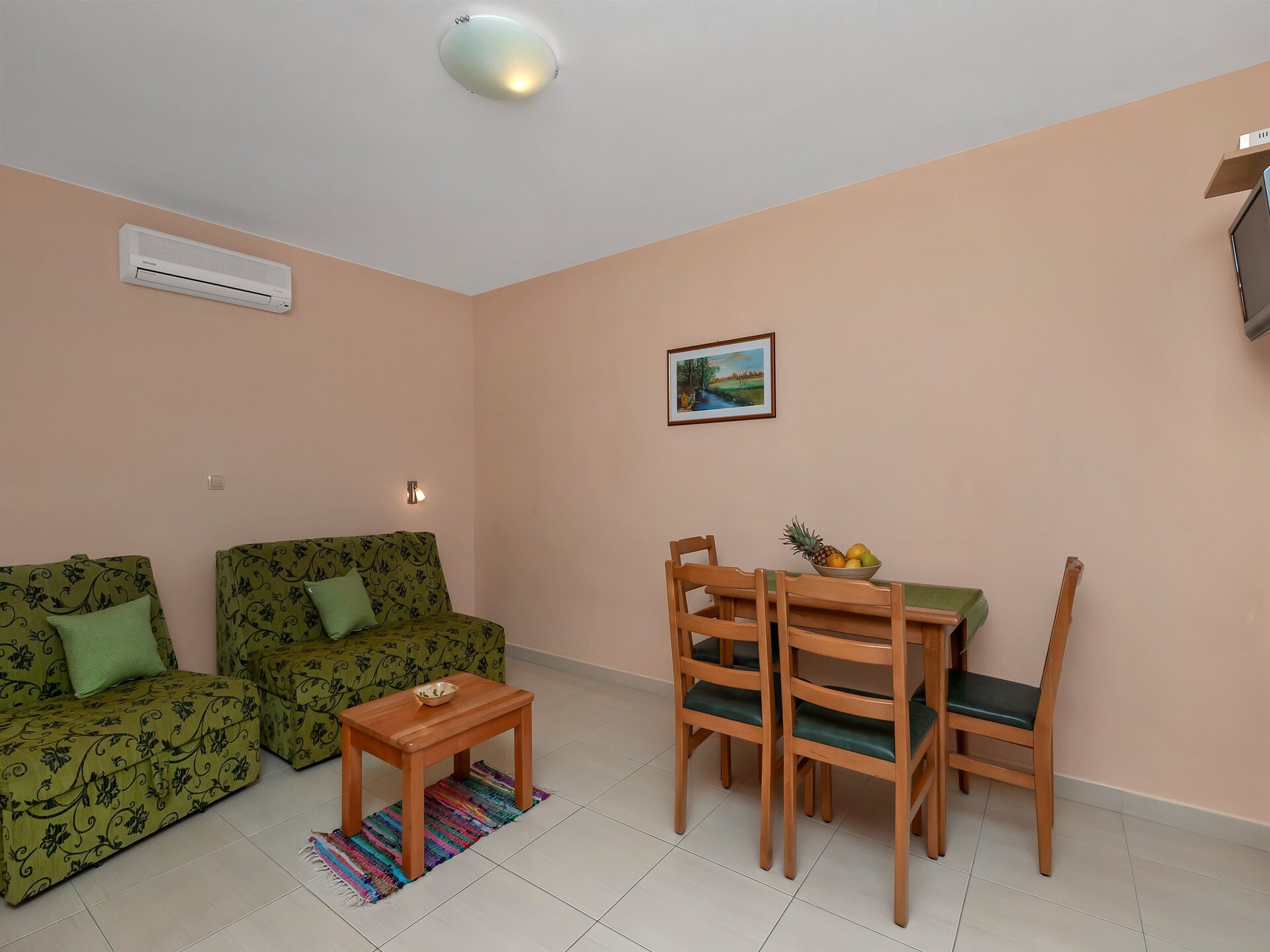 Zonnig appartement met balkon op 400 meter van het strand in Baška Voda - foto 1