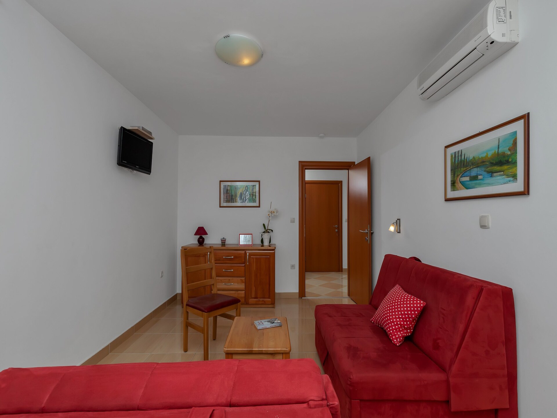 Zonnig appartement met balkon op 400m van strand in Baška Voda - foto 1