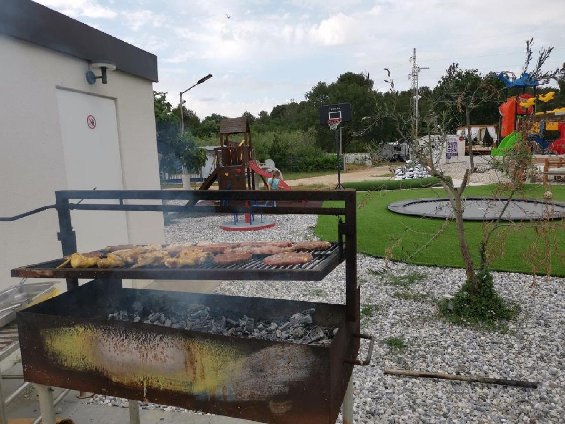Ruime stacaravan voor 6 personen nabij Pula met zwembad op 800m van strand - foto 12