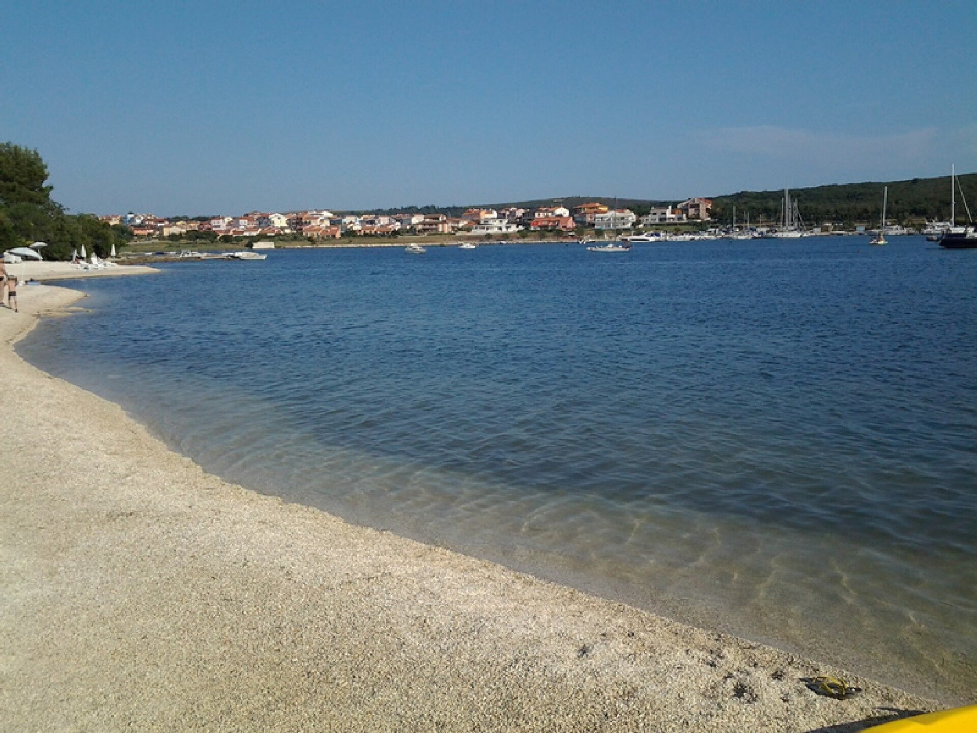 Ruime stacaravan voor 6 personen nabij Pula met zwembad op 800m van strand - foto 13
