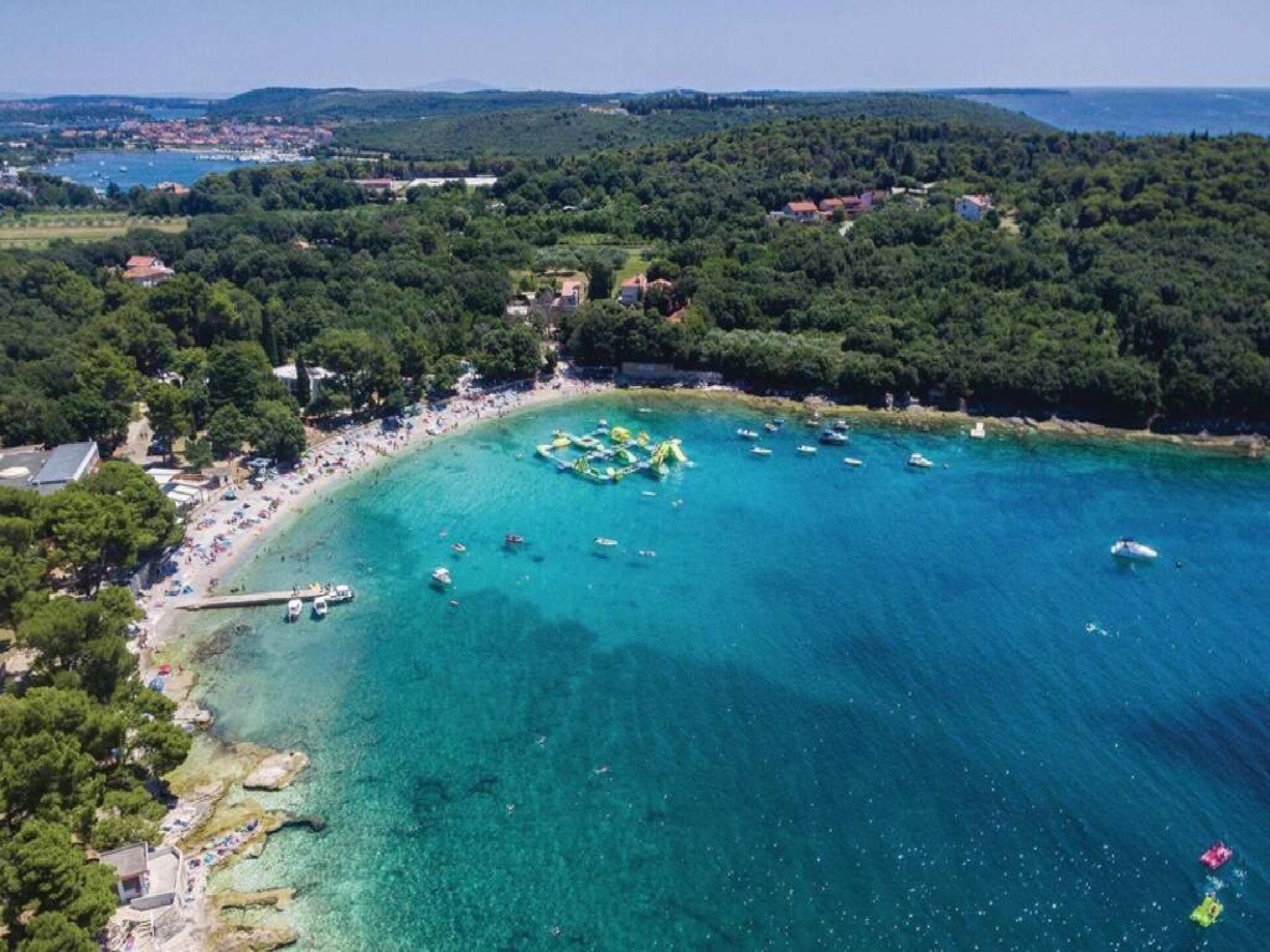Ruime stacaravan voor 6 personen nabij Pula met zwembad op 800m van strand - foto 15