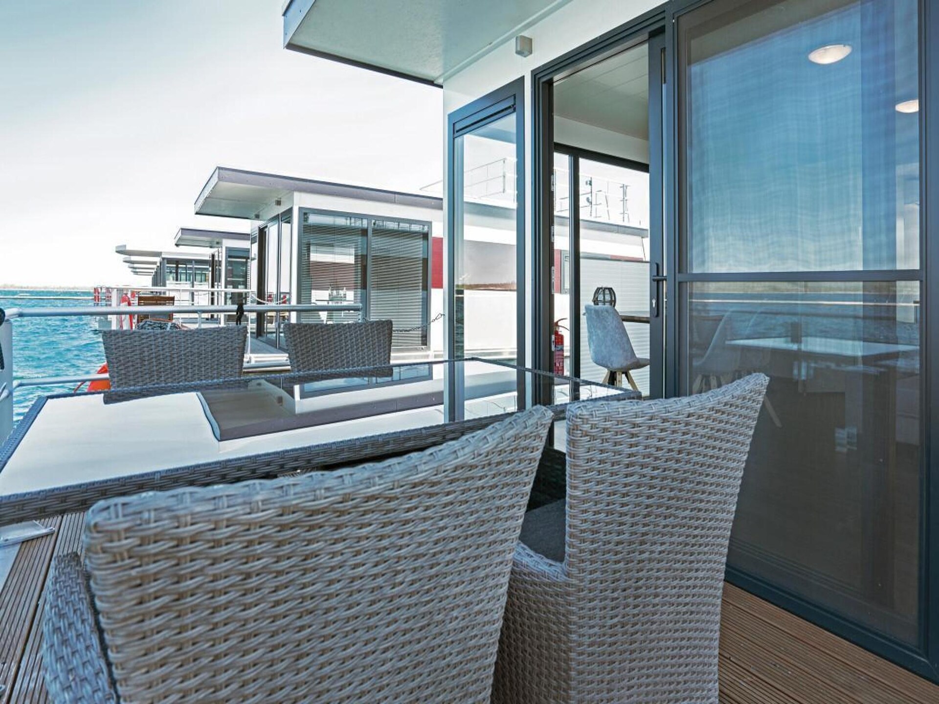 Floating 33 woonboot aan Geiseltalsee voor 4 personen - foto 6