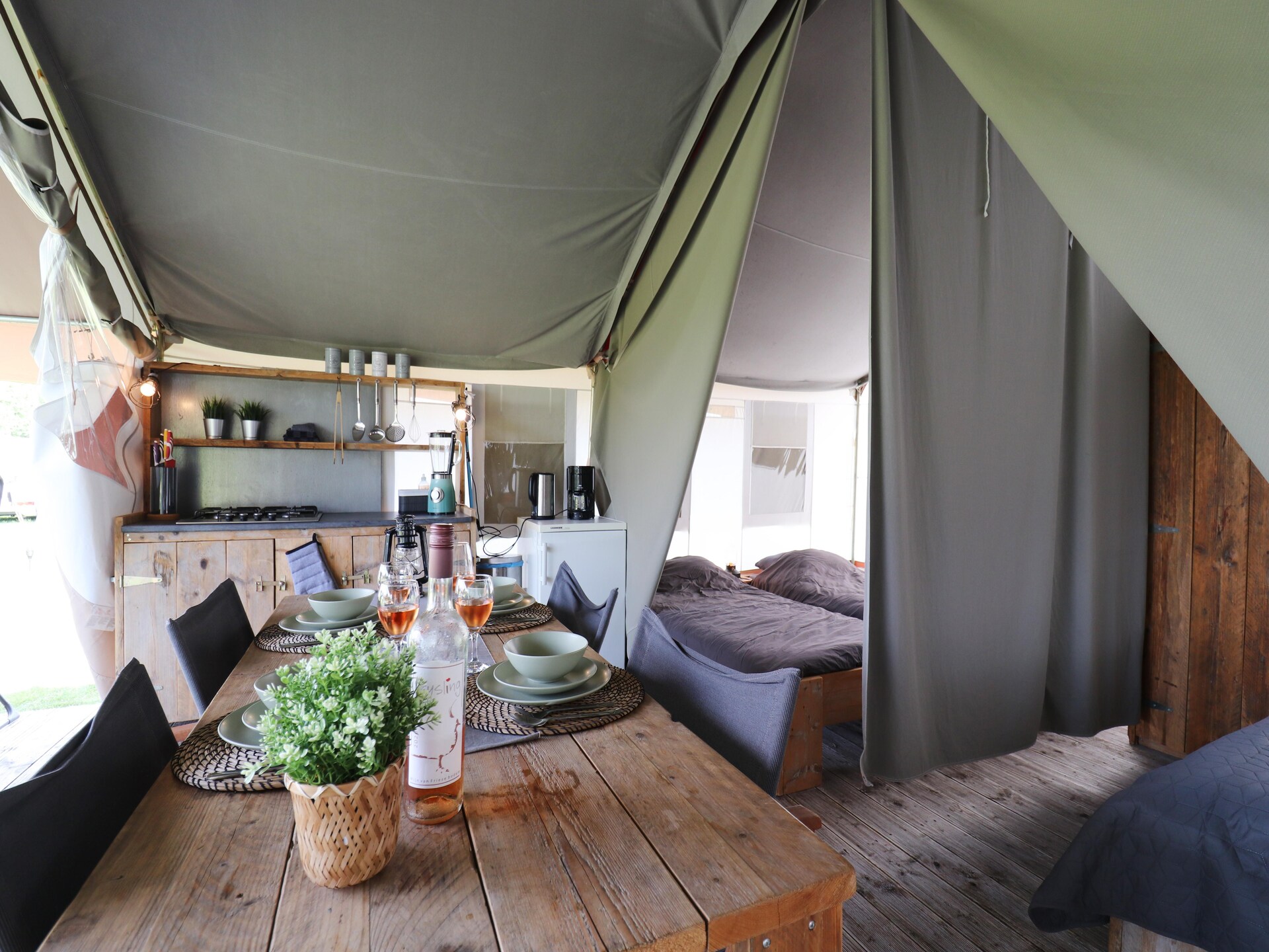 Glamping in Friesland: Luxe safaritent Noflik op rustige natuurcamping - foto 5