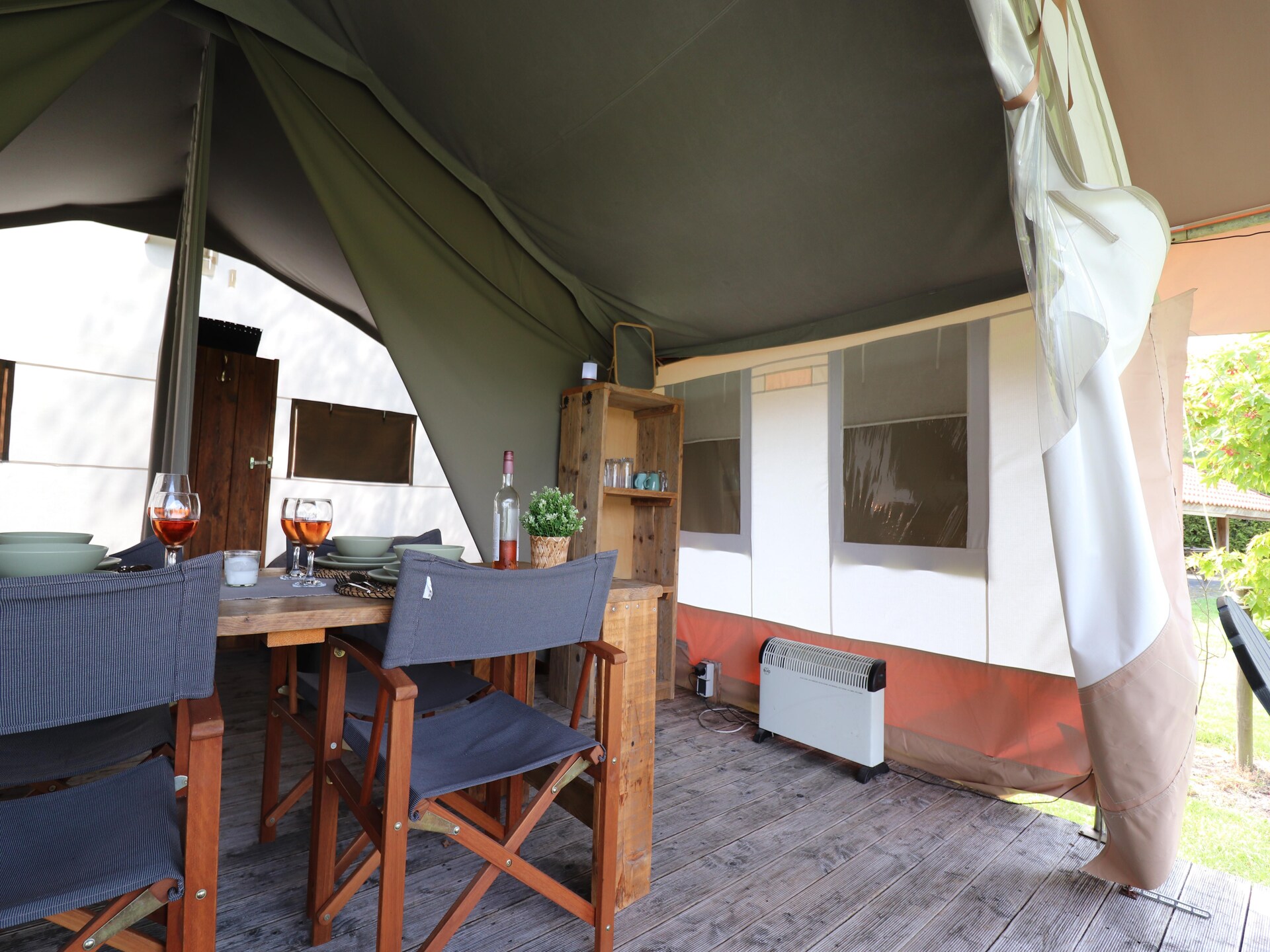 Glamping in Friesland: Luxe safaritent Noflik op rustige natuurcamping - foto 25
