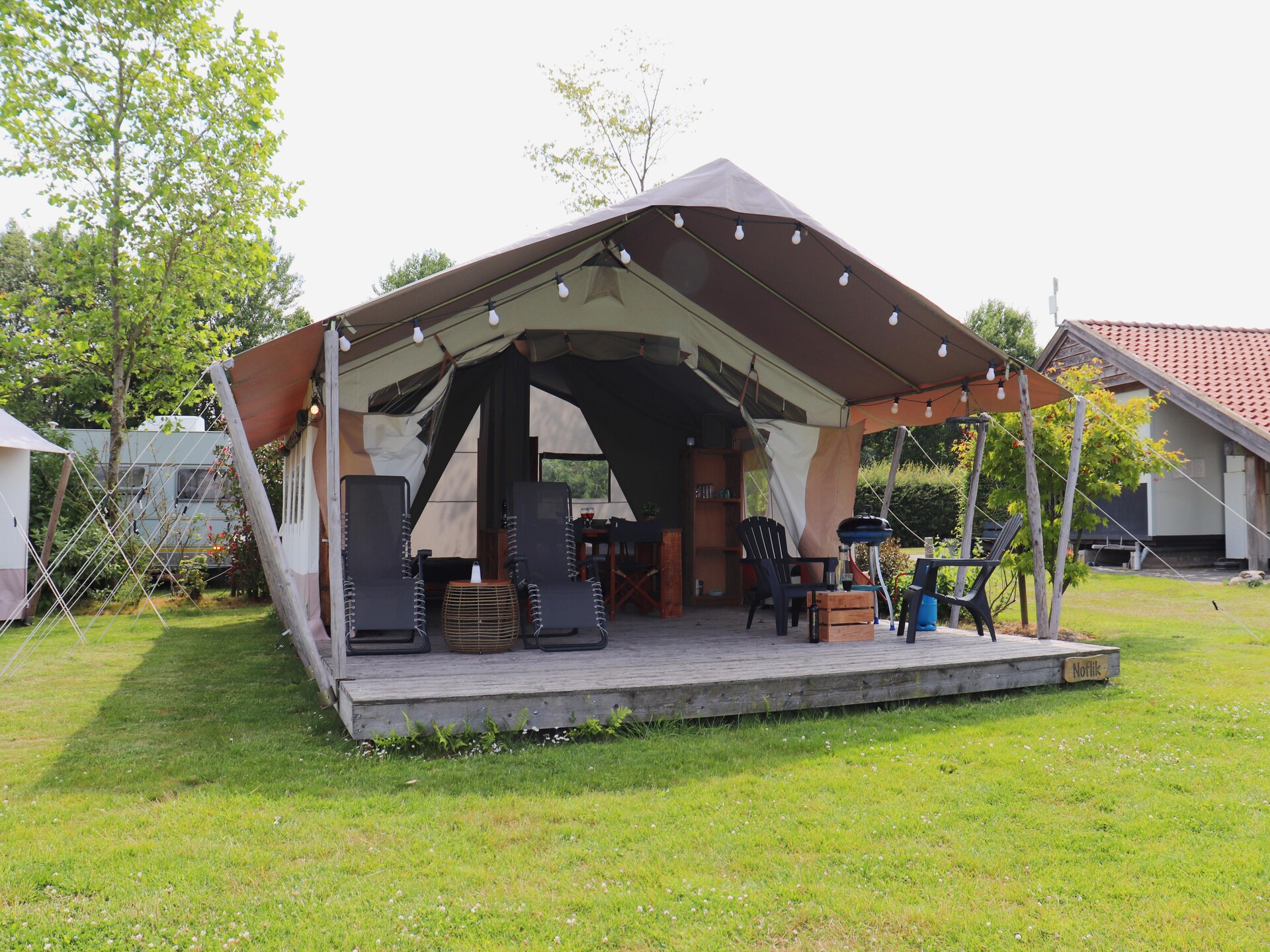 Glamping in Friesland: Luxe safaritent Noflik op rustige natuurcamping - foto 8