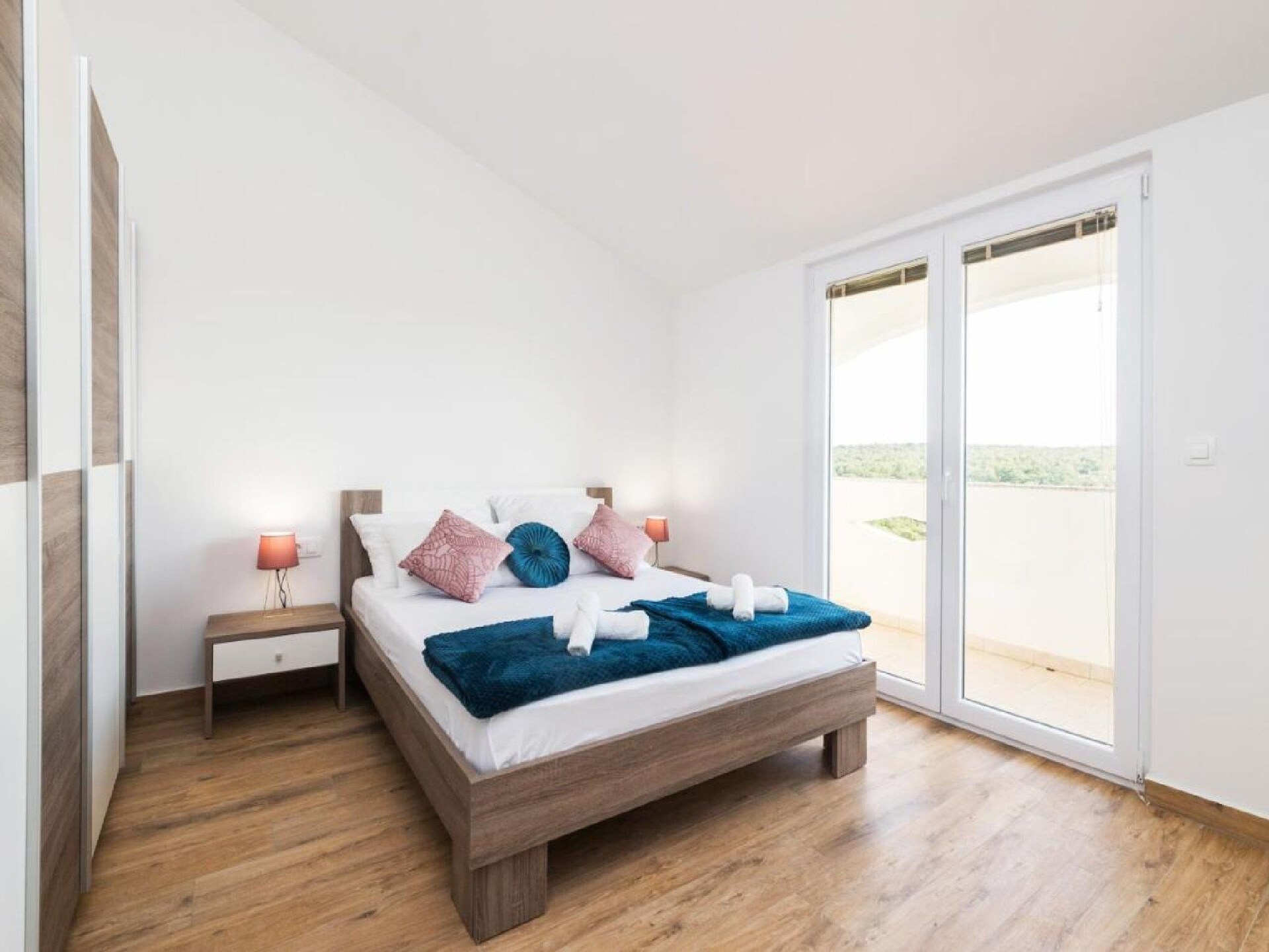 Ruim 3-slaapkamerappartement met balkon en gedeeld zwembad in Radovin - foto 8